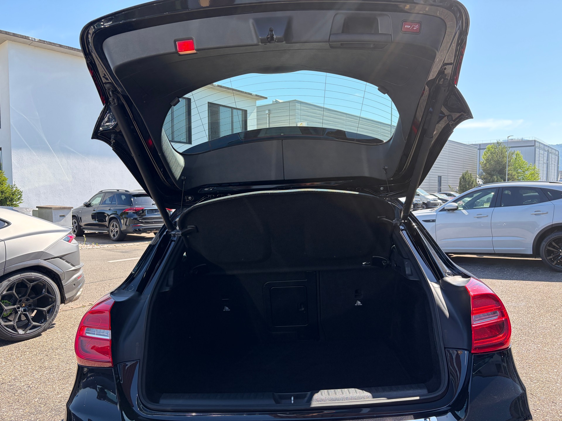 MERCEDES-BENZ GLA 250 AMG Line 4Matic 7G-DCT-image-16
