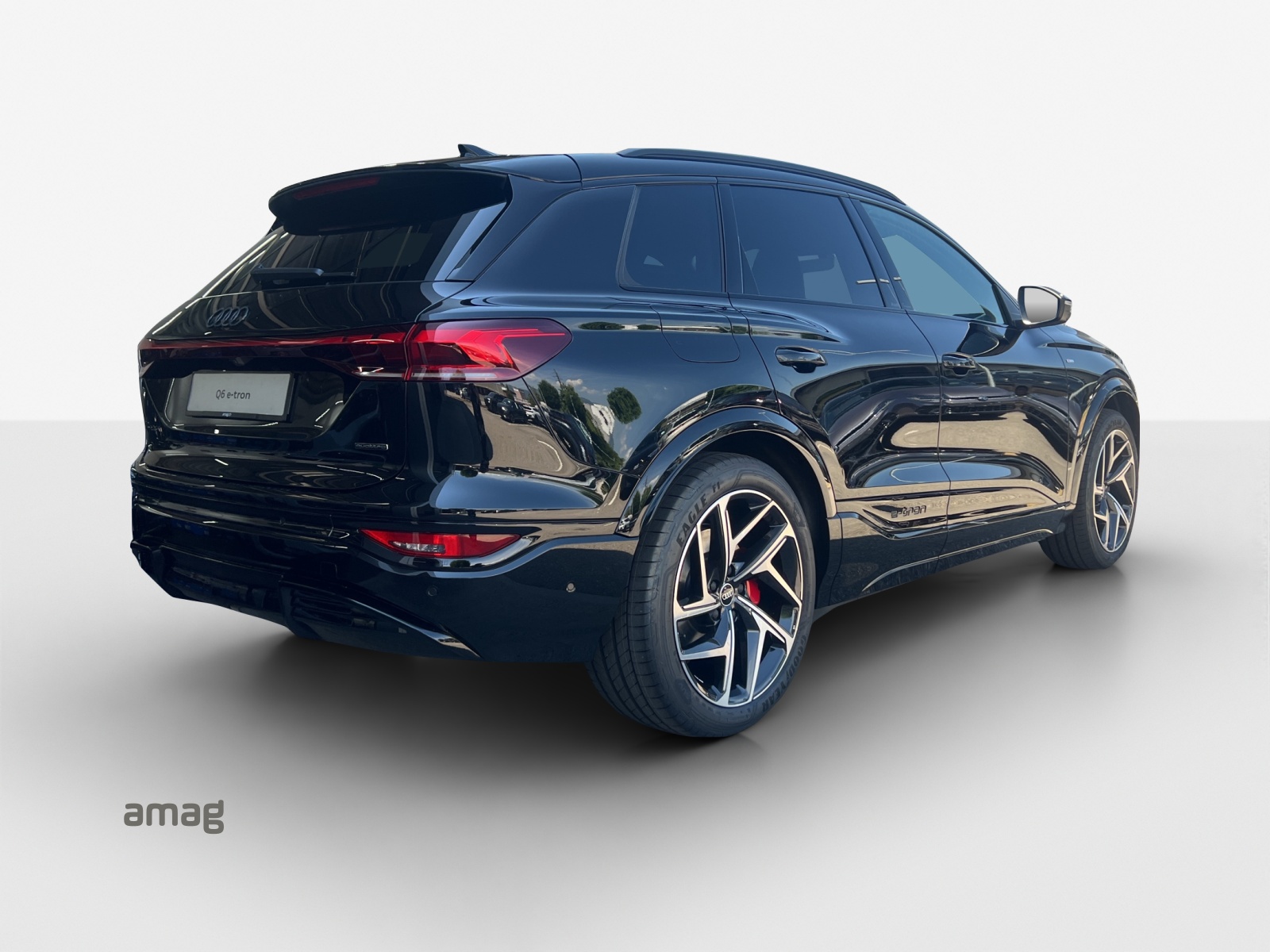 AUDI Q6 e-tron quattro-image-4
