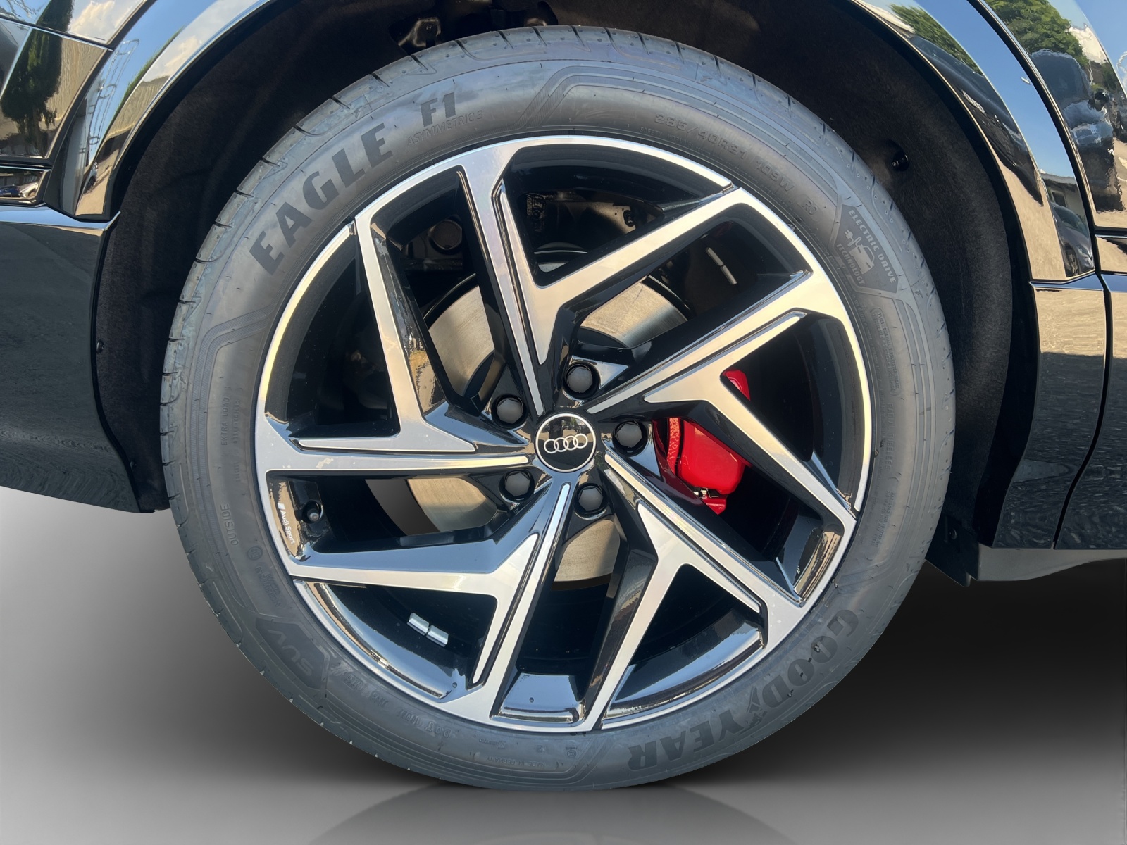 AUDI Q6 e-tron quattro-image-14