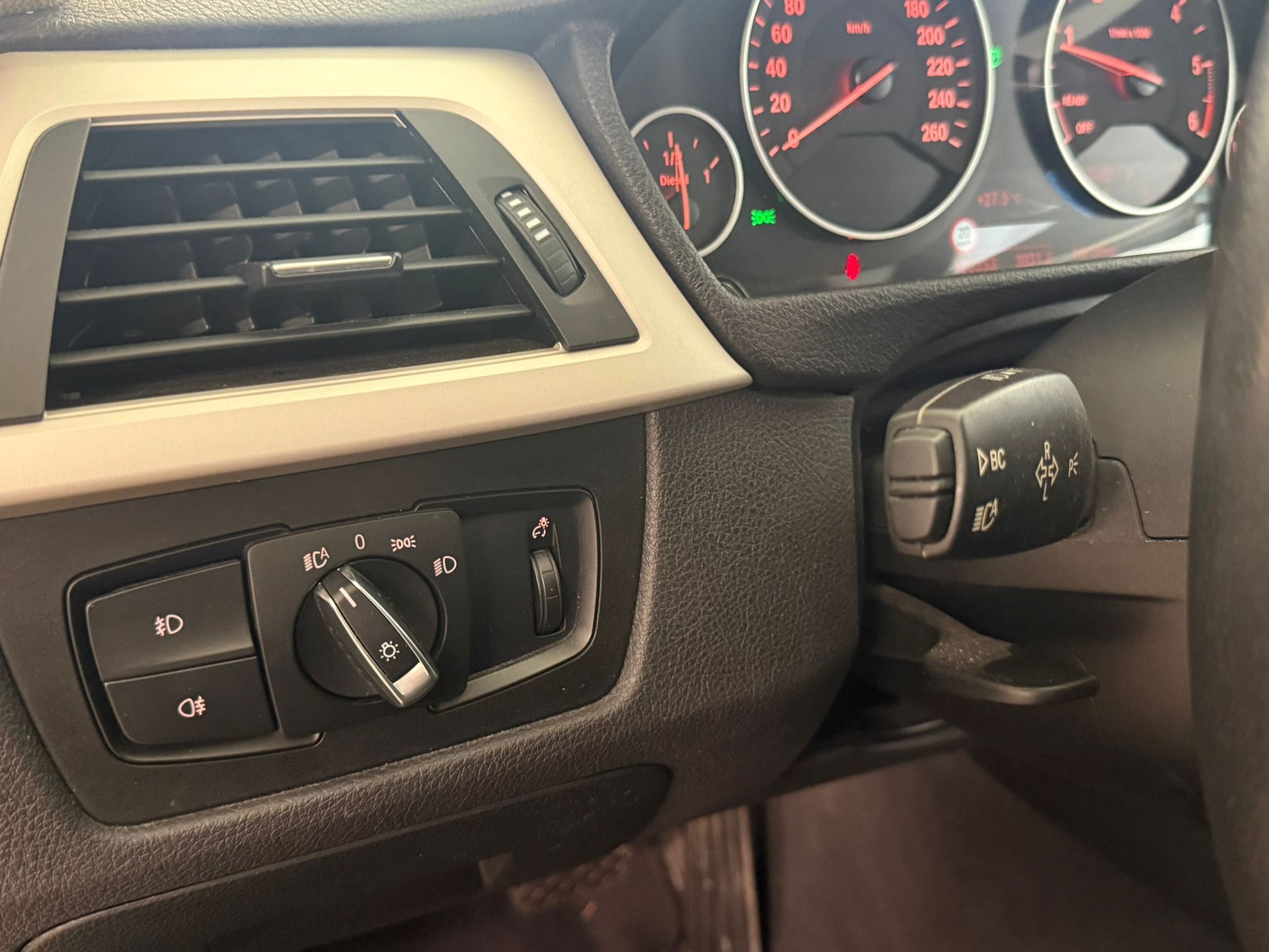 BMW 318d Touring Steptronic // MFK NEU-image-17