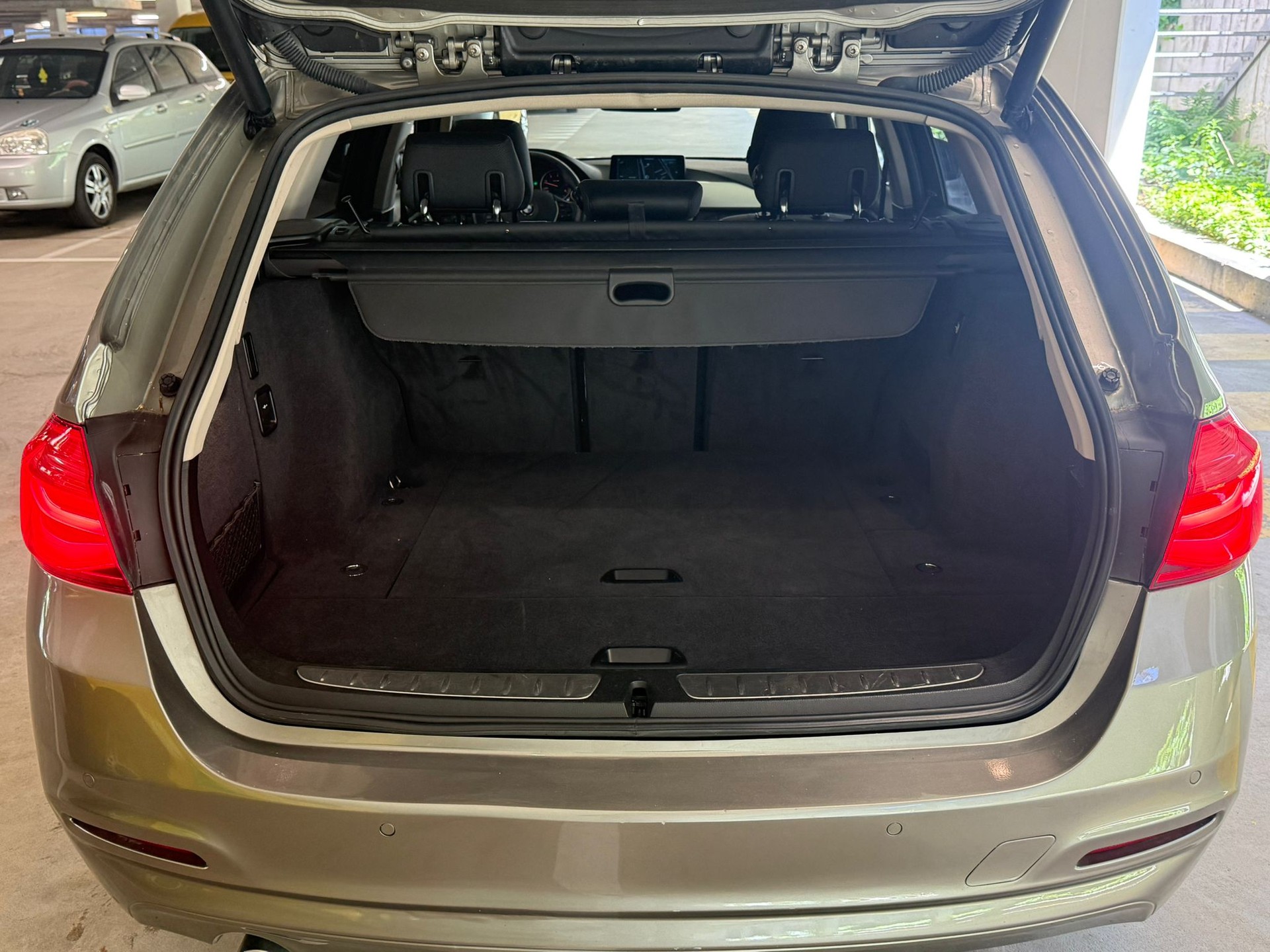 BMW 318d Touring Steptronic // MFK NEU-image-8
