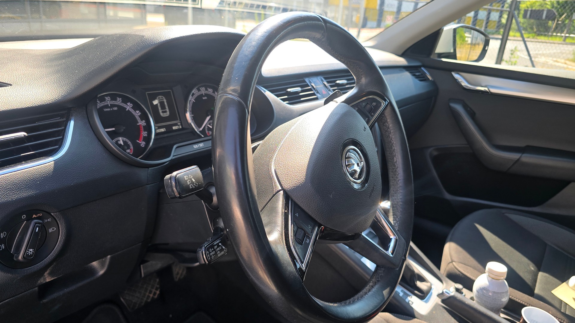SKODA Octavia Combi 2.0 TDI Ambition *FRISCH AB MFK-image-11