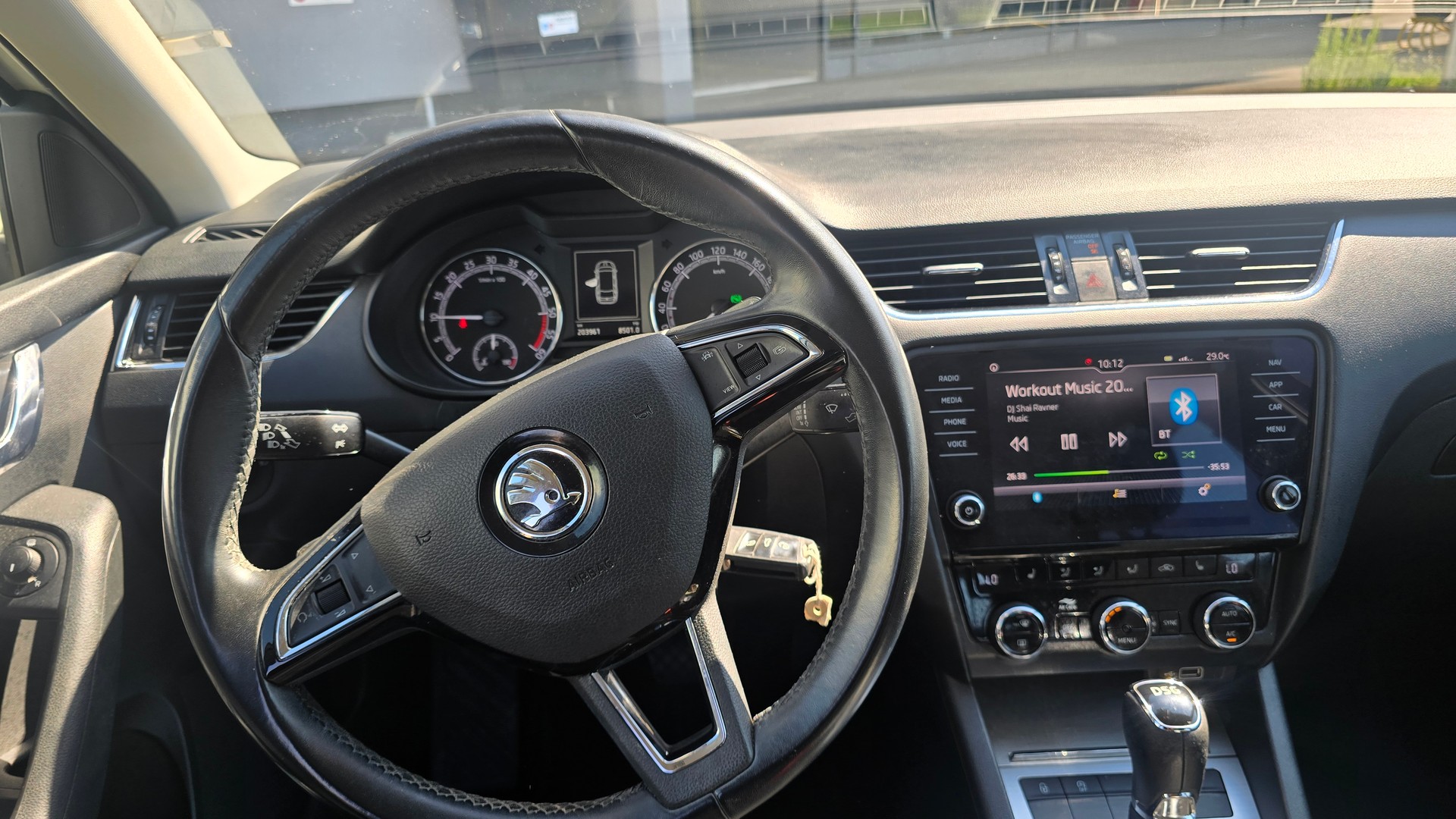SKODA Octavia Combi 2.0 TDI Ambition *FRISCH AB MFK-image-10