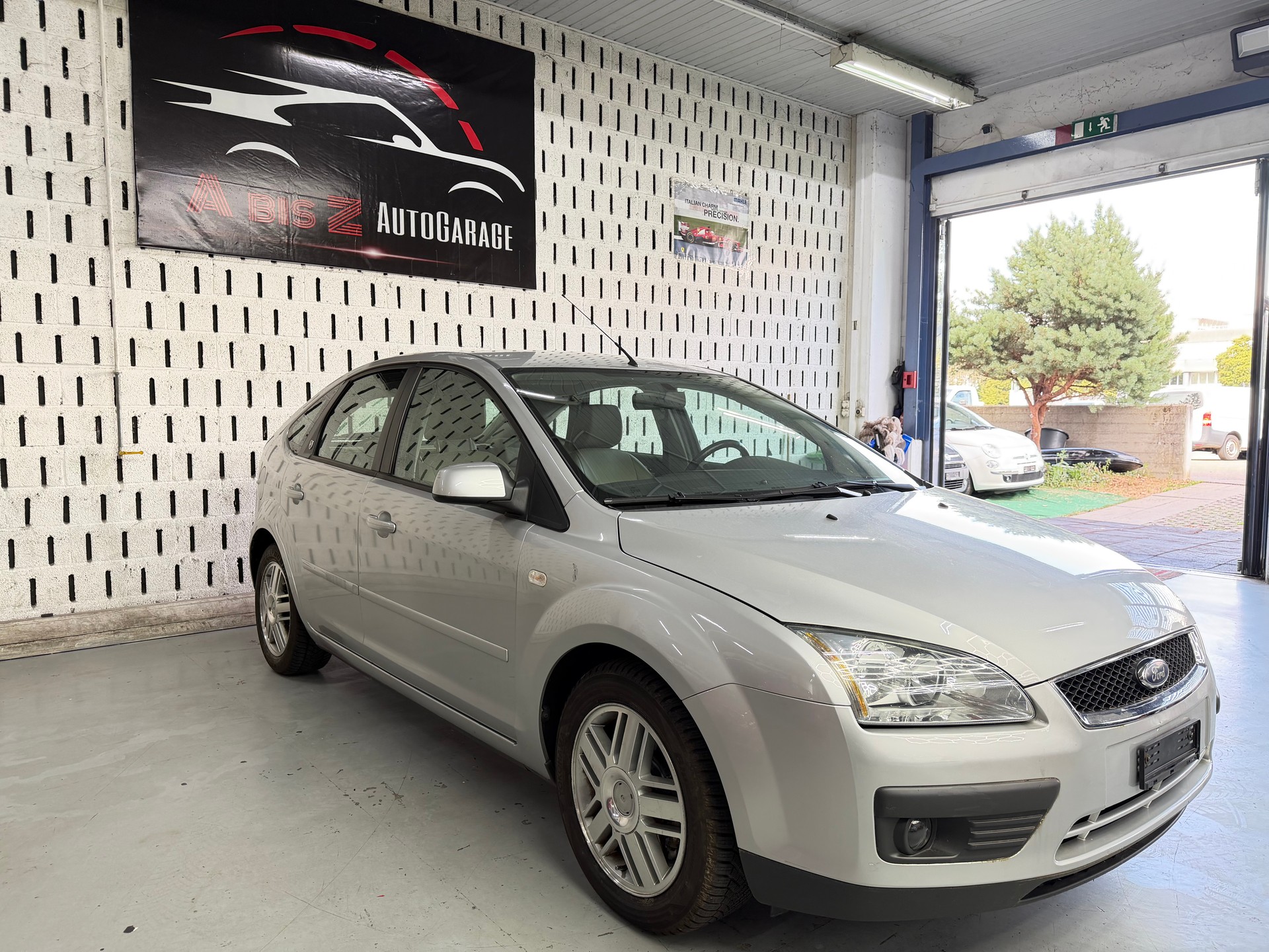 FORD Focus 2.0i Titanium-image-2