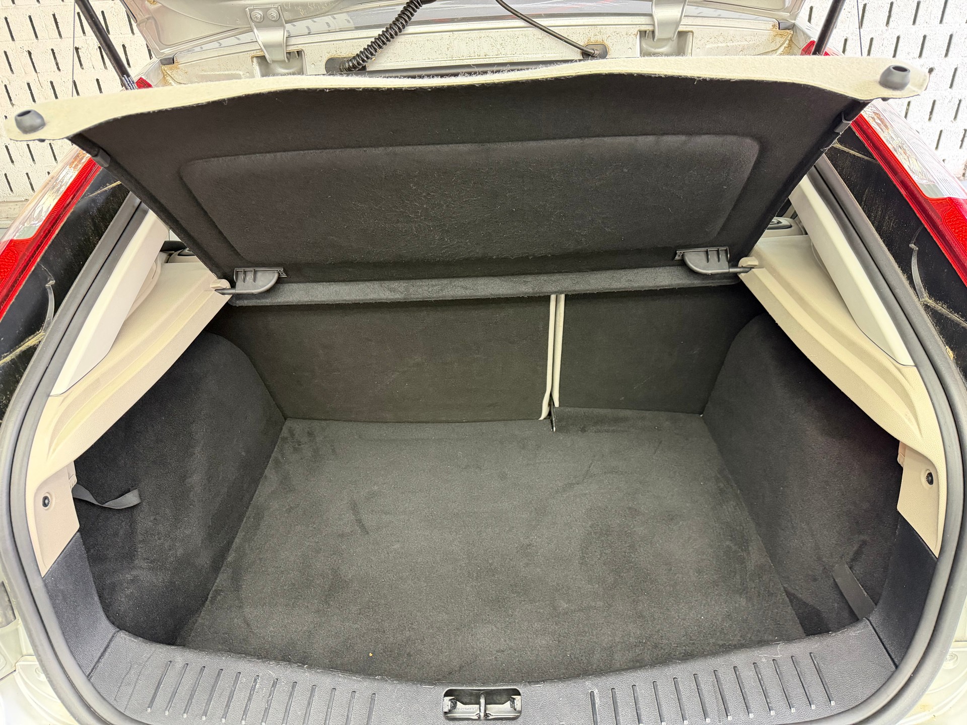 FORD Focus 2.0i Titanium-image-5