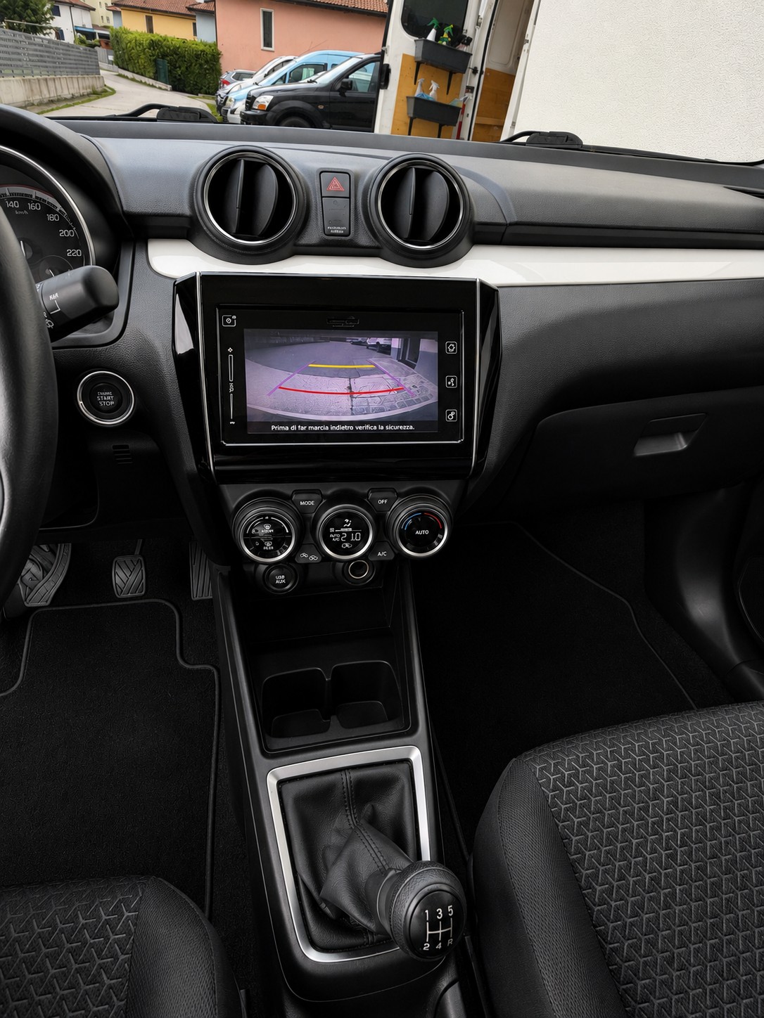SUZUKI Swift 1.0 12V SHVS Sergio Cellano Top Hybrid-image-11