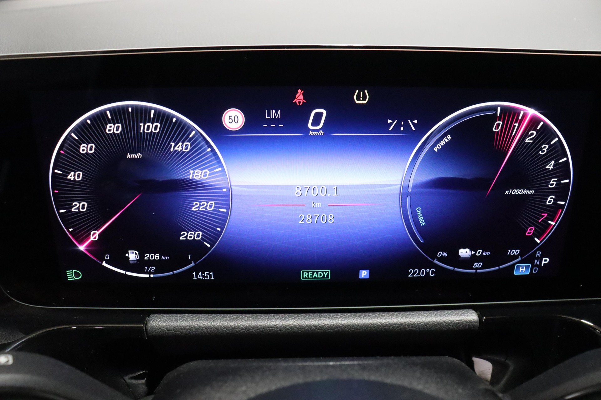 MERCEDES-BENZ GLA 250 e Progressive-image-12