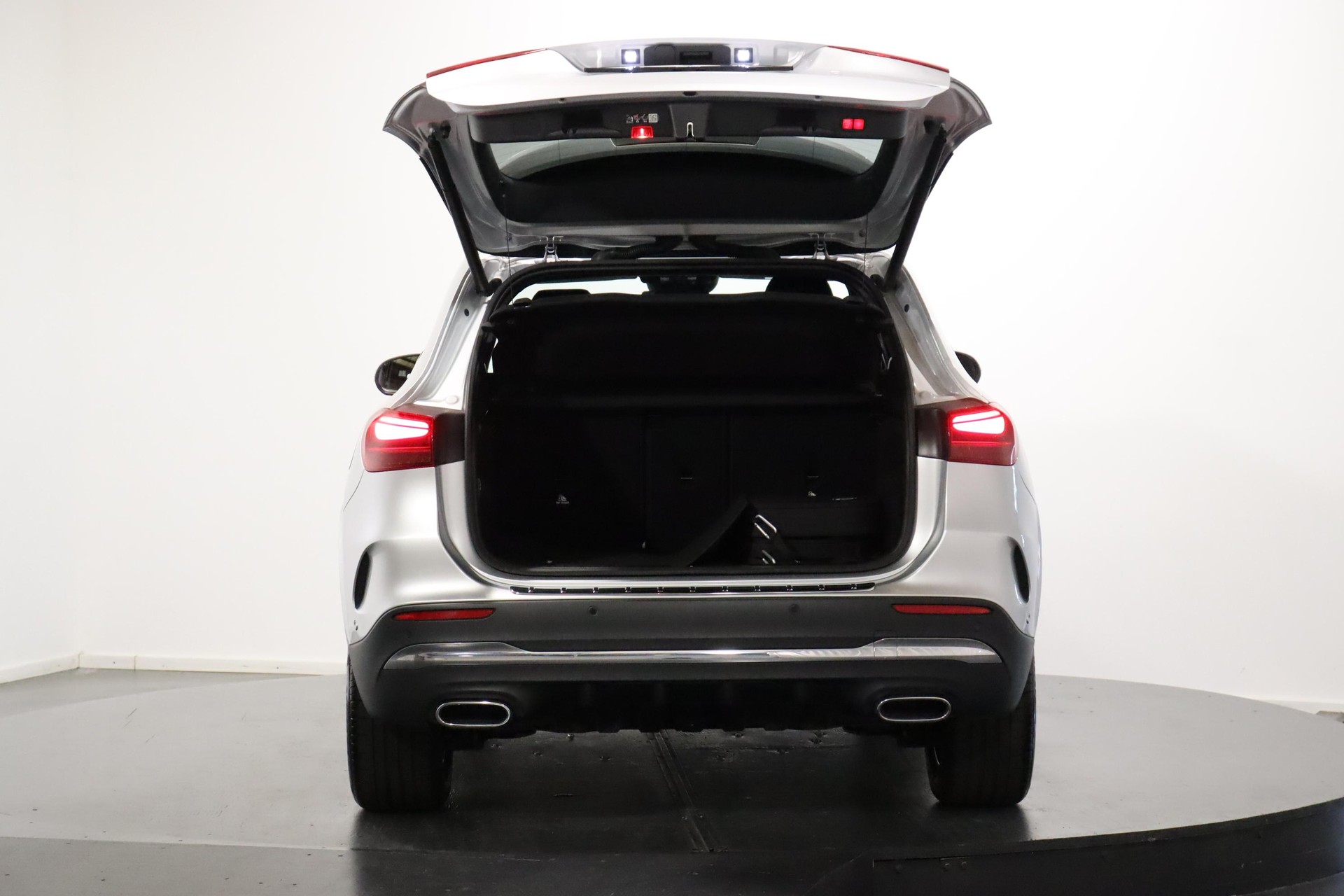 MERCEDES-BENZ GLA 250 e Progressive-image-5