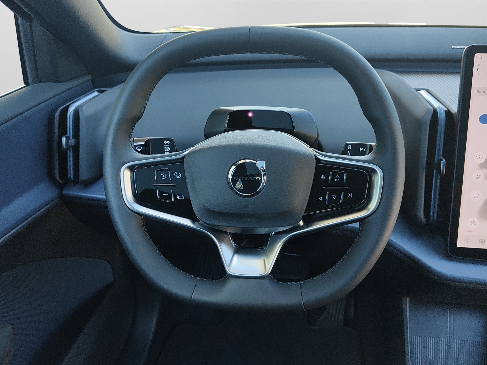 VOLVO EX30 E60 Twin Ultra Performance AWD-image-8