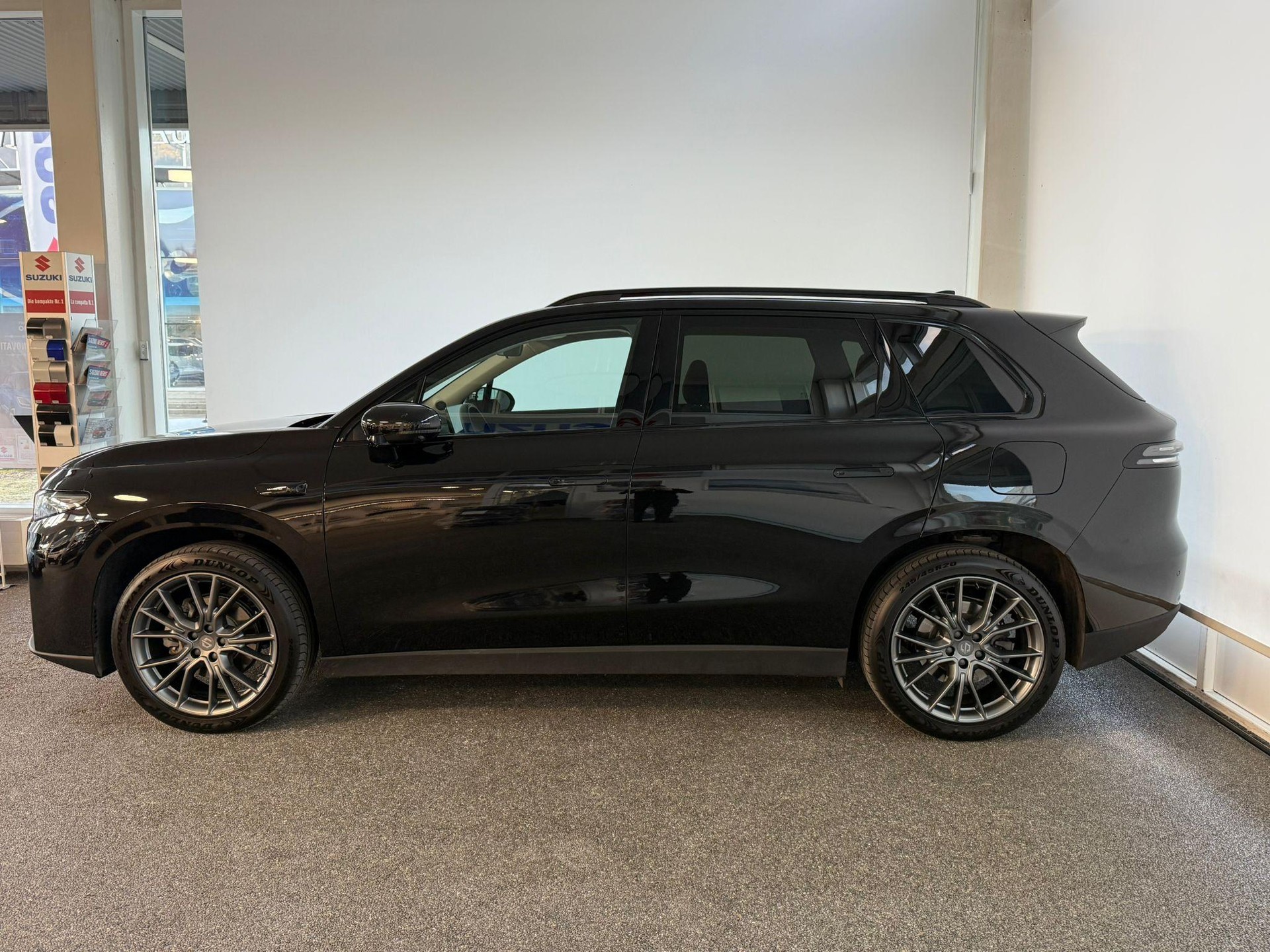LEAPMOTOR C10 1.5 Hybrid EV-showroom-element-2