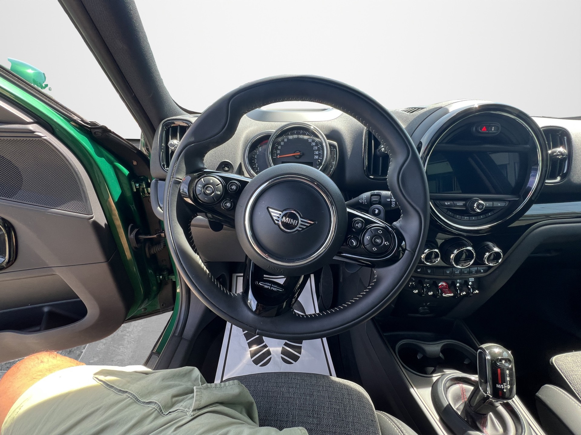 MINI Countryman F60 2.0i Cooper S SAG ALL4-image-9