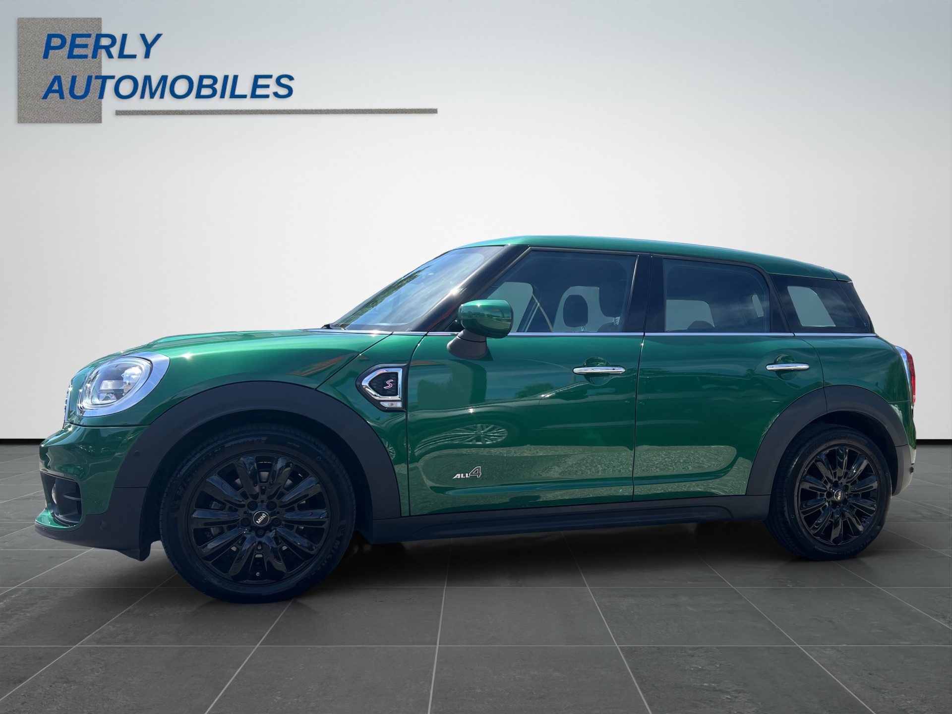 MINI Countryman F60 2.0i Cooper S SAG ALL4-image-2
