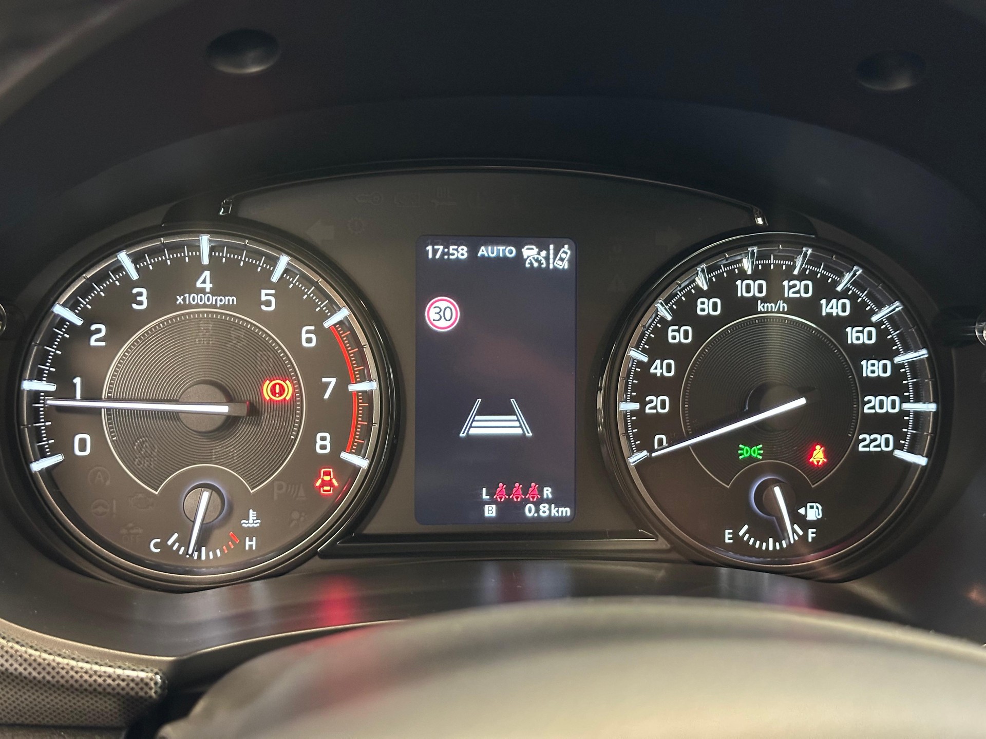 SUZUKI Vitara 1.4 T Compact Top Hybrid 4x4-image-10