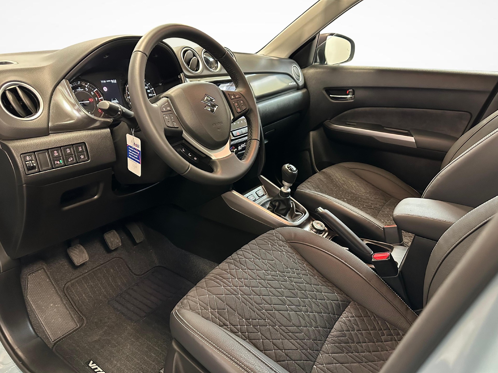 SUZUKI Vitara 1.4 T Compact Top Hybrid 4x4-showroom-element-3