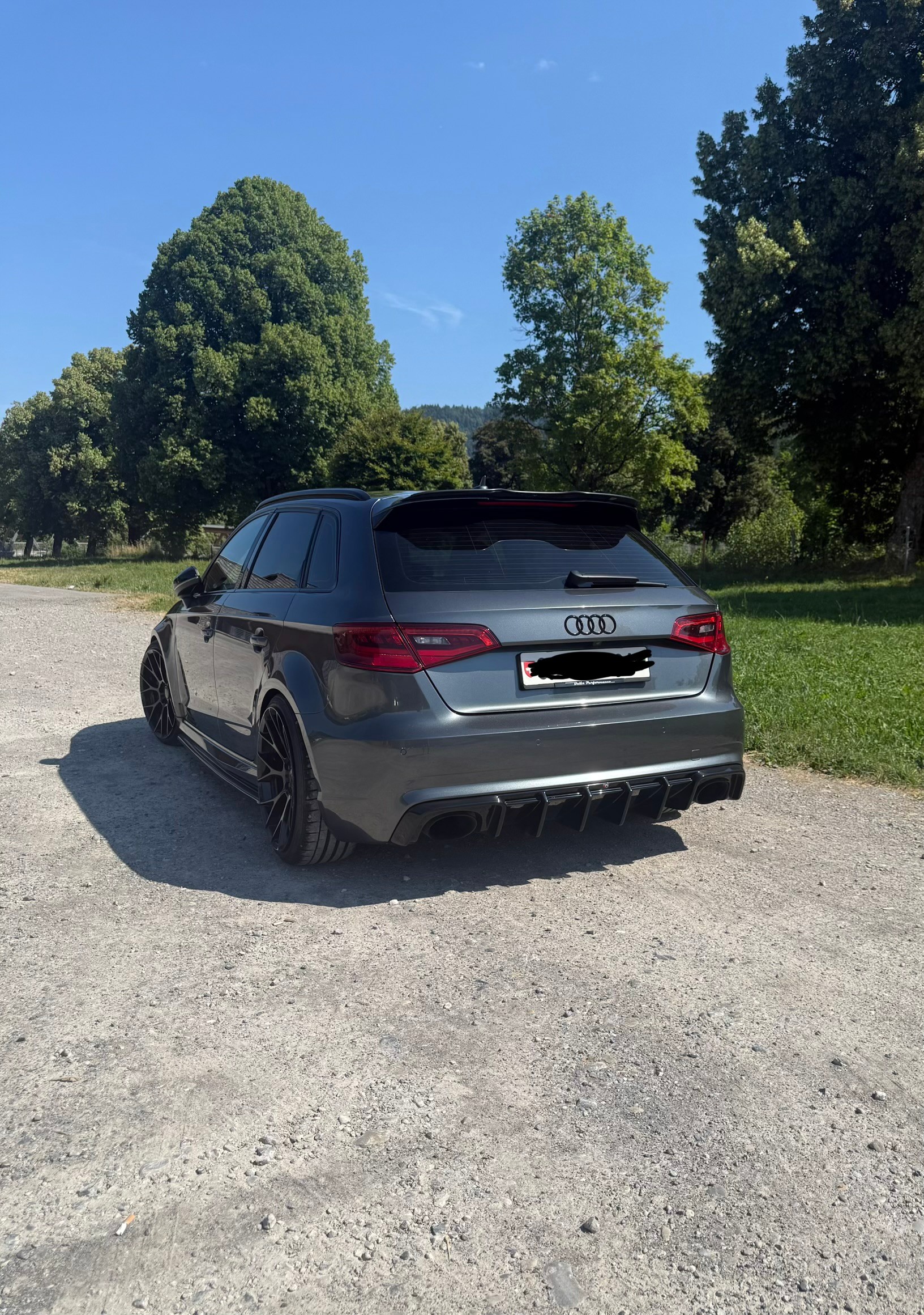 AUDI 2.5 T FSI quattro S-Tronic-image-1