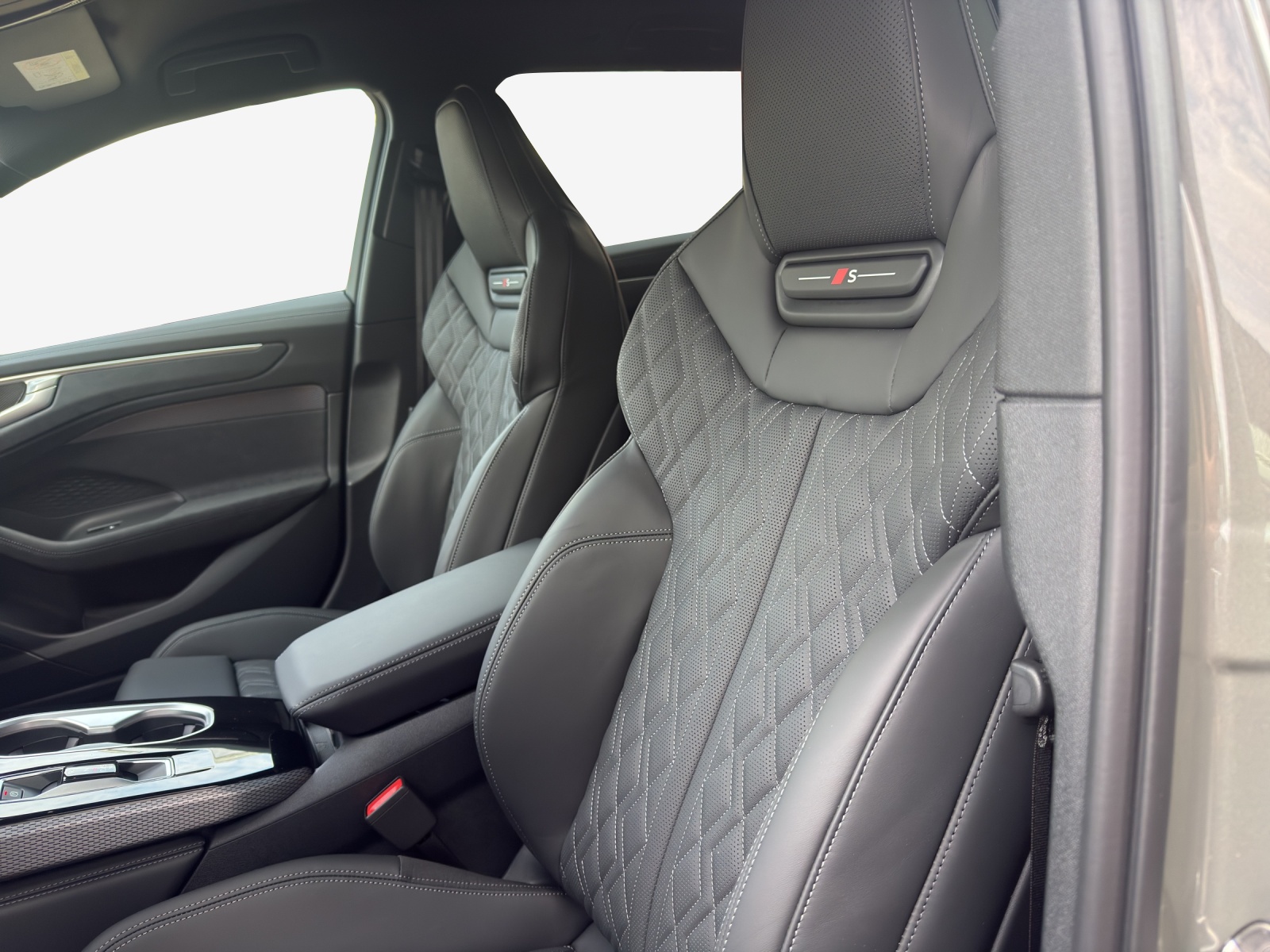 AUDI A6 Avant TFSI quattro 270 kW S tronic-image-14