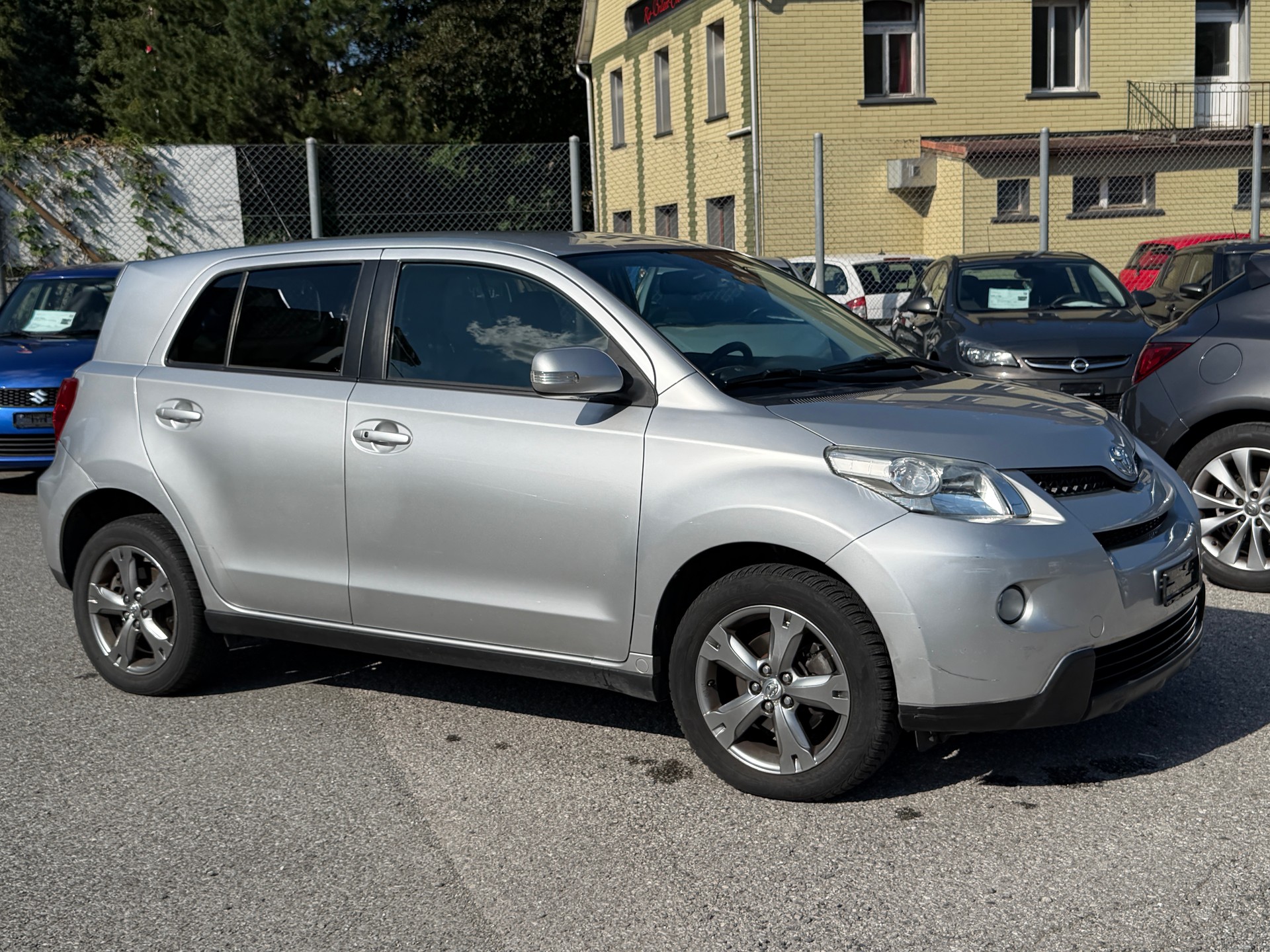 TOYOTA UrbanCruiser 1.4 D-4D Linea Sol 4WD-image-1