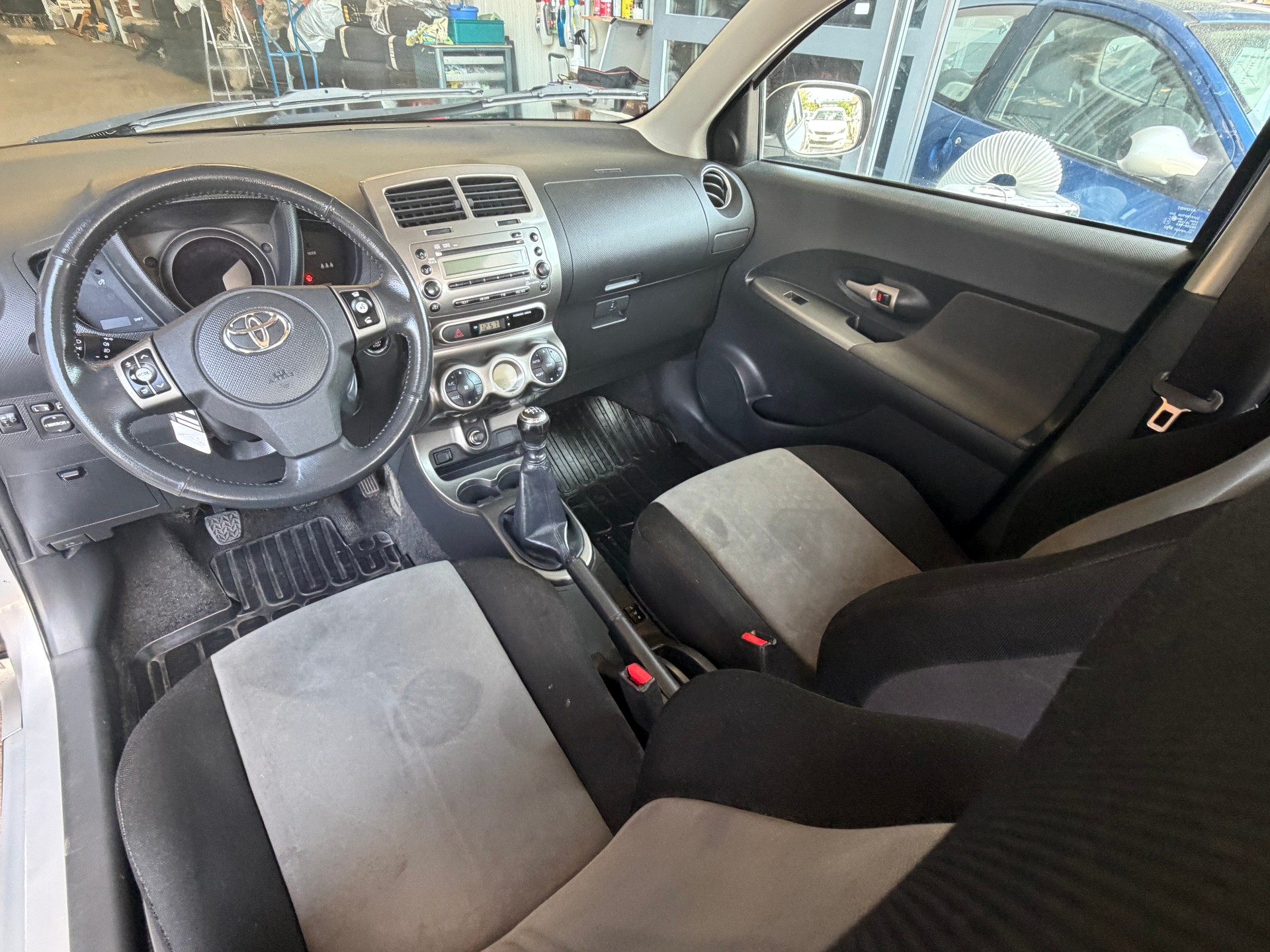 TOYOTA UrbanCruiser 1.4 D-4D Linea Sol 4WD-image-7