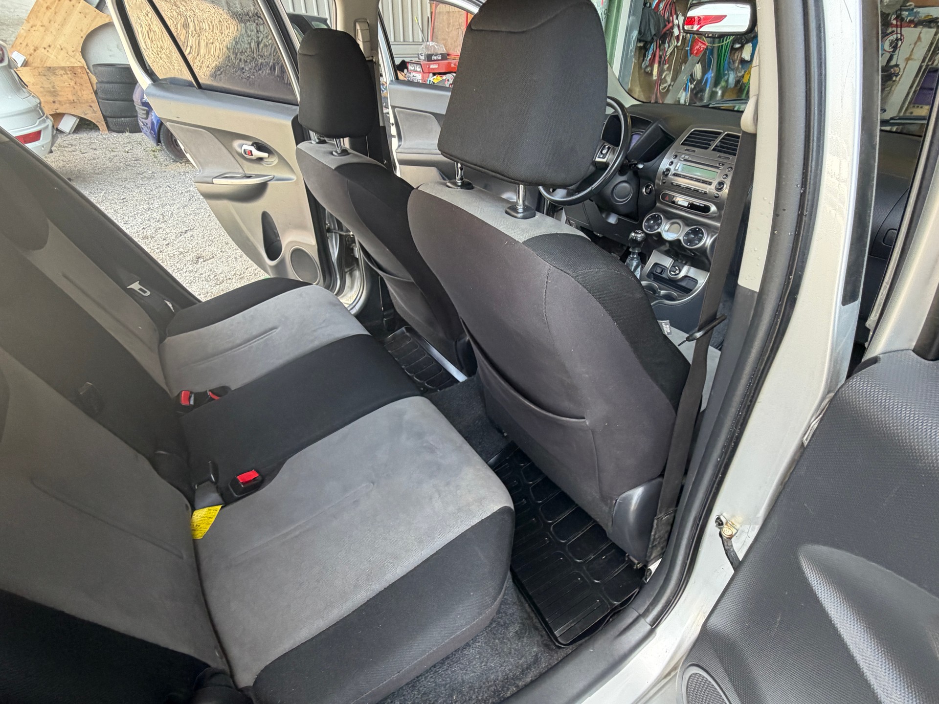 TOYOTA UrbanCruiser 1.4 D-4D Linea Sol 4WD-image-9