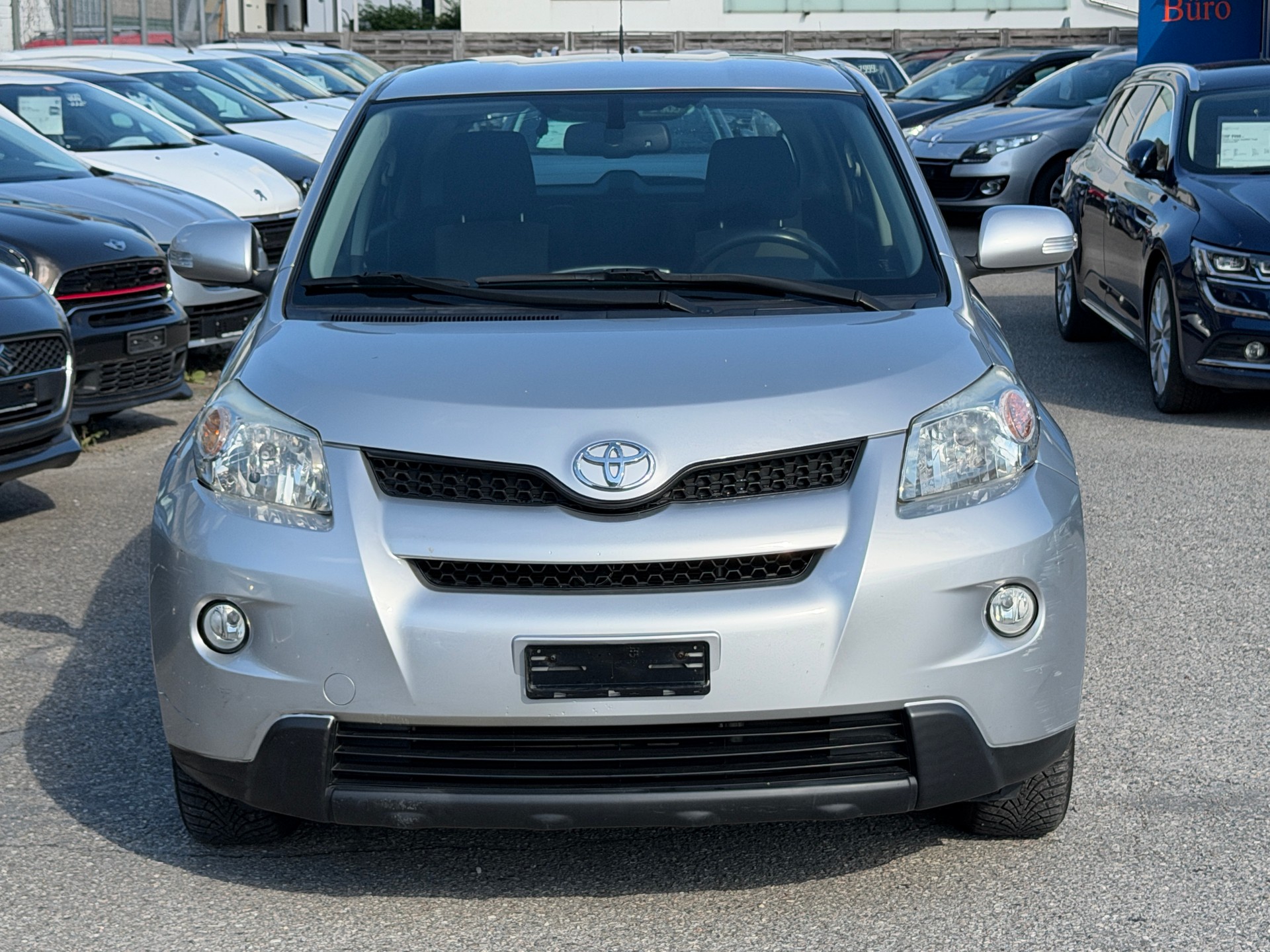 TOYOTA UrbanCruiser 1.4 D-4D Linea Sol 4WD-image-3