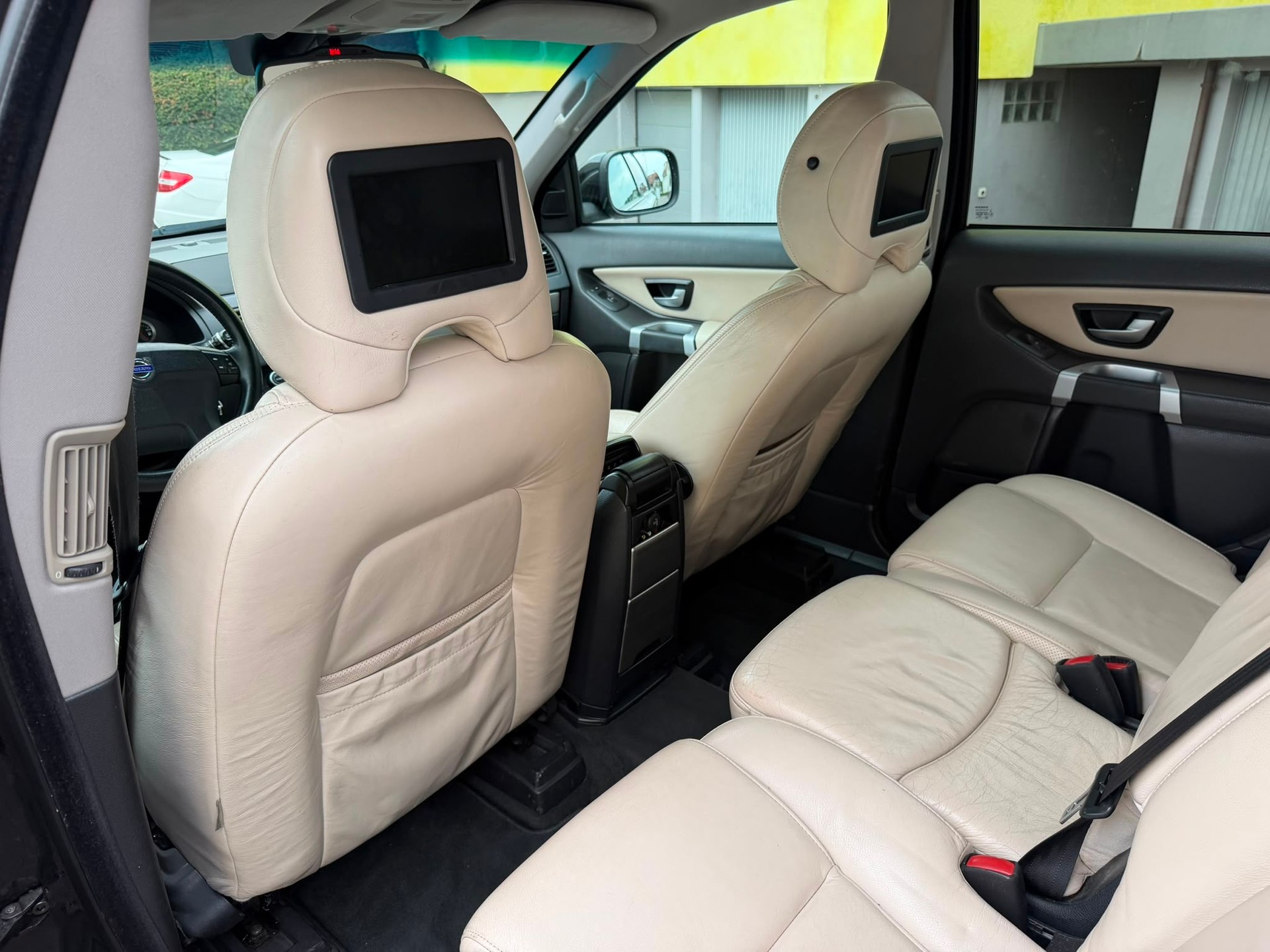 VOLVO XC90 D5 AWD Kinetic-image-12