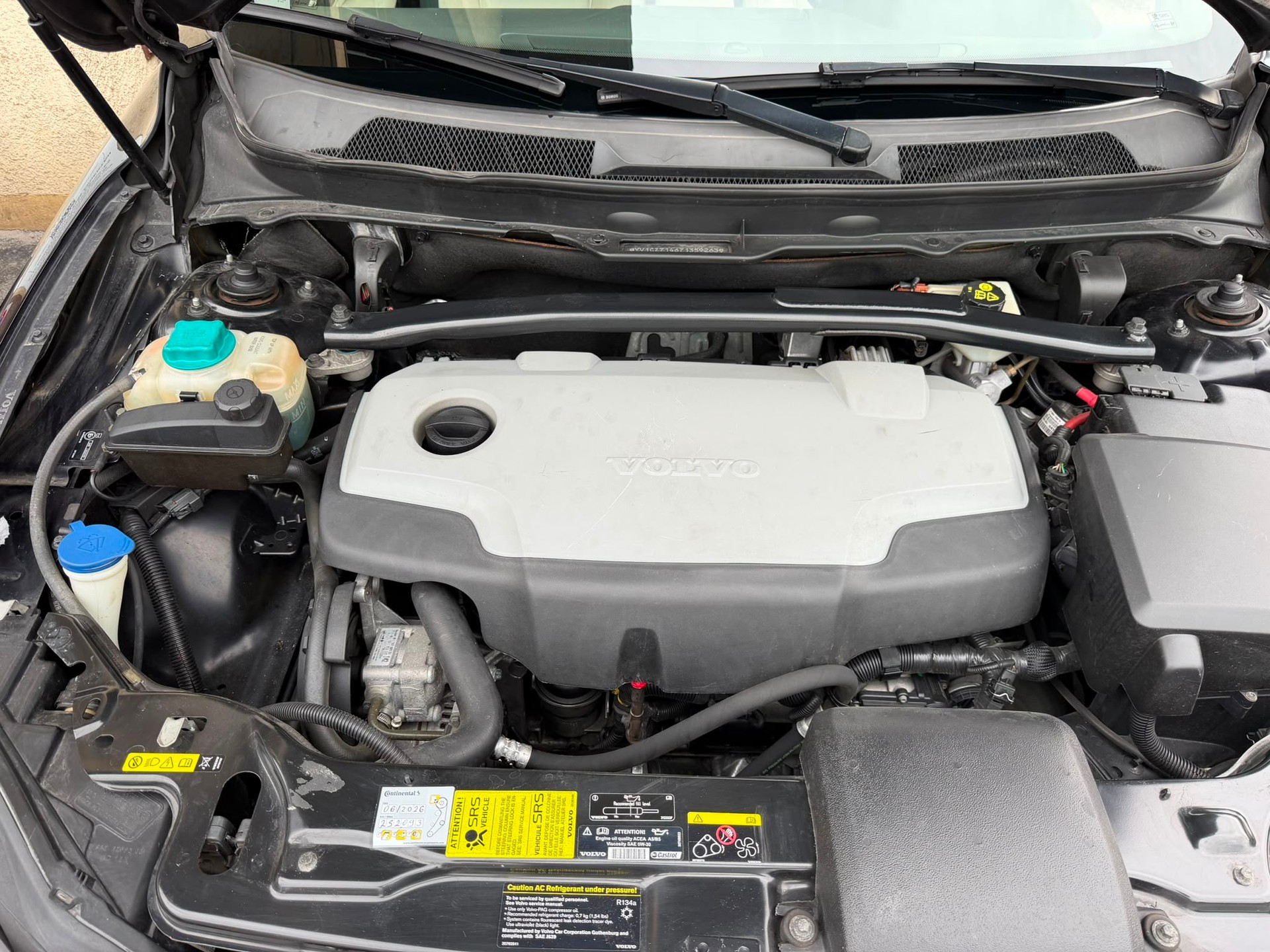 VOLVO XC90 D5 AWD Kinetic-image-8