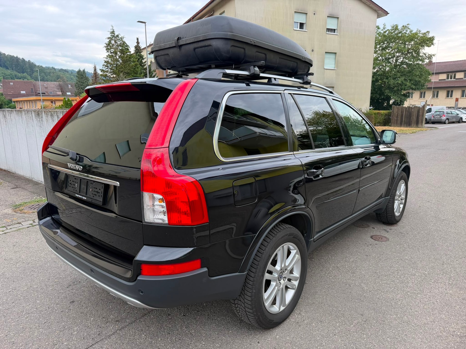VOLVO XC90 D5 AWD Kinetic-image-4