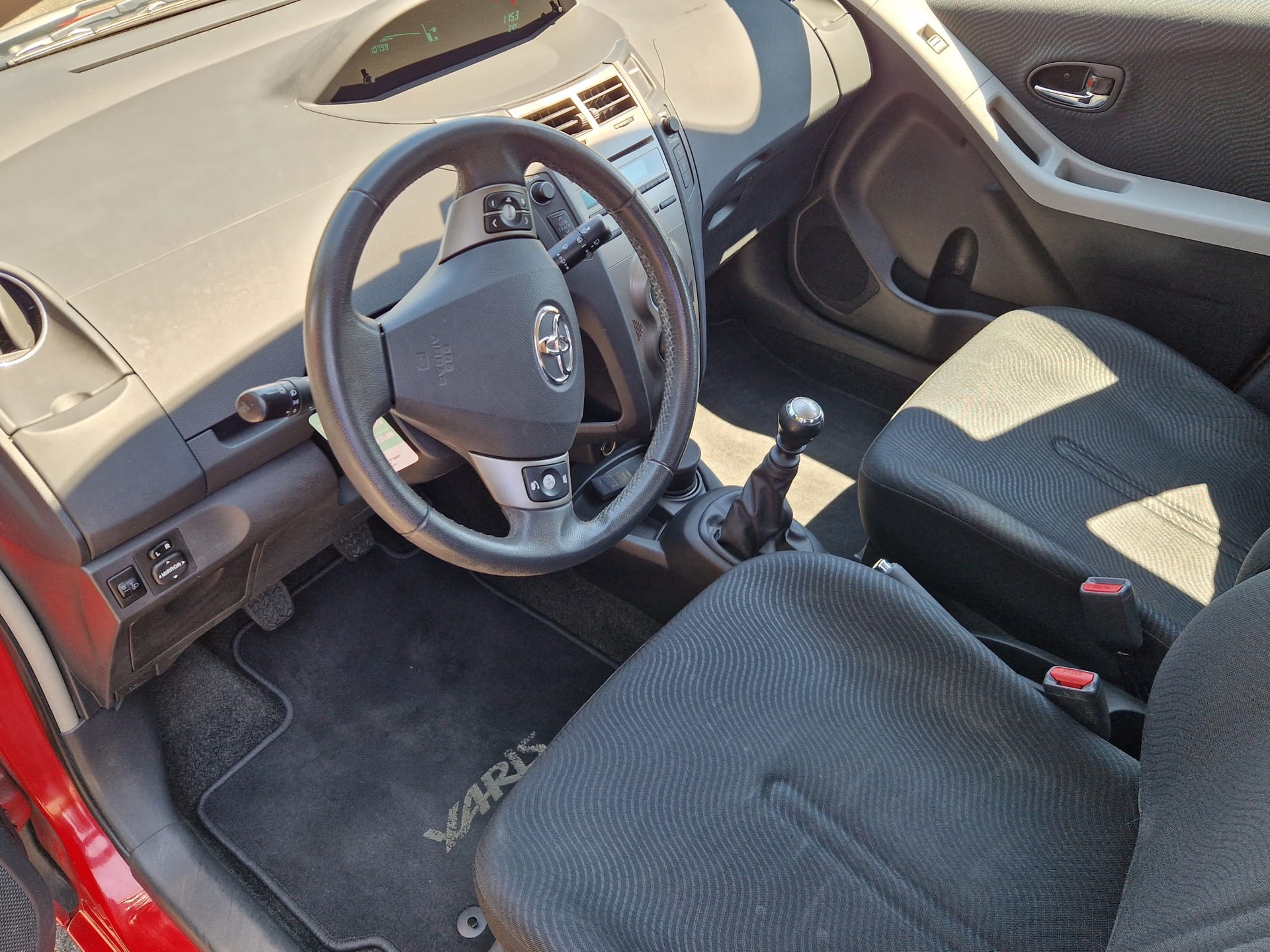 TOYOTA 1.33 VVT-i Linea Sol-image-2