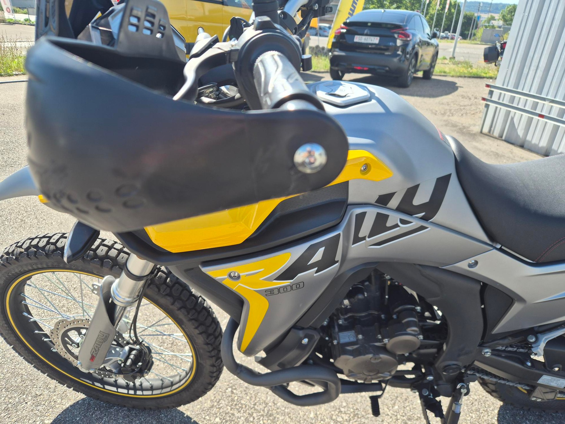 VOGE 300 Rally-showroom-element-3