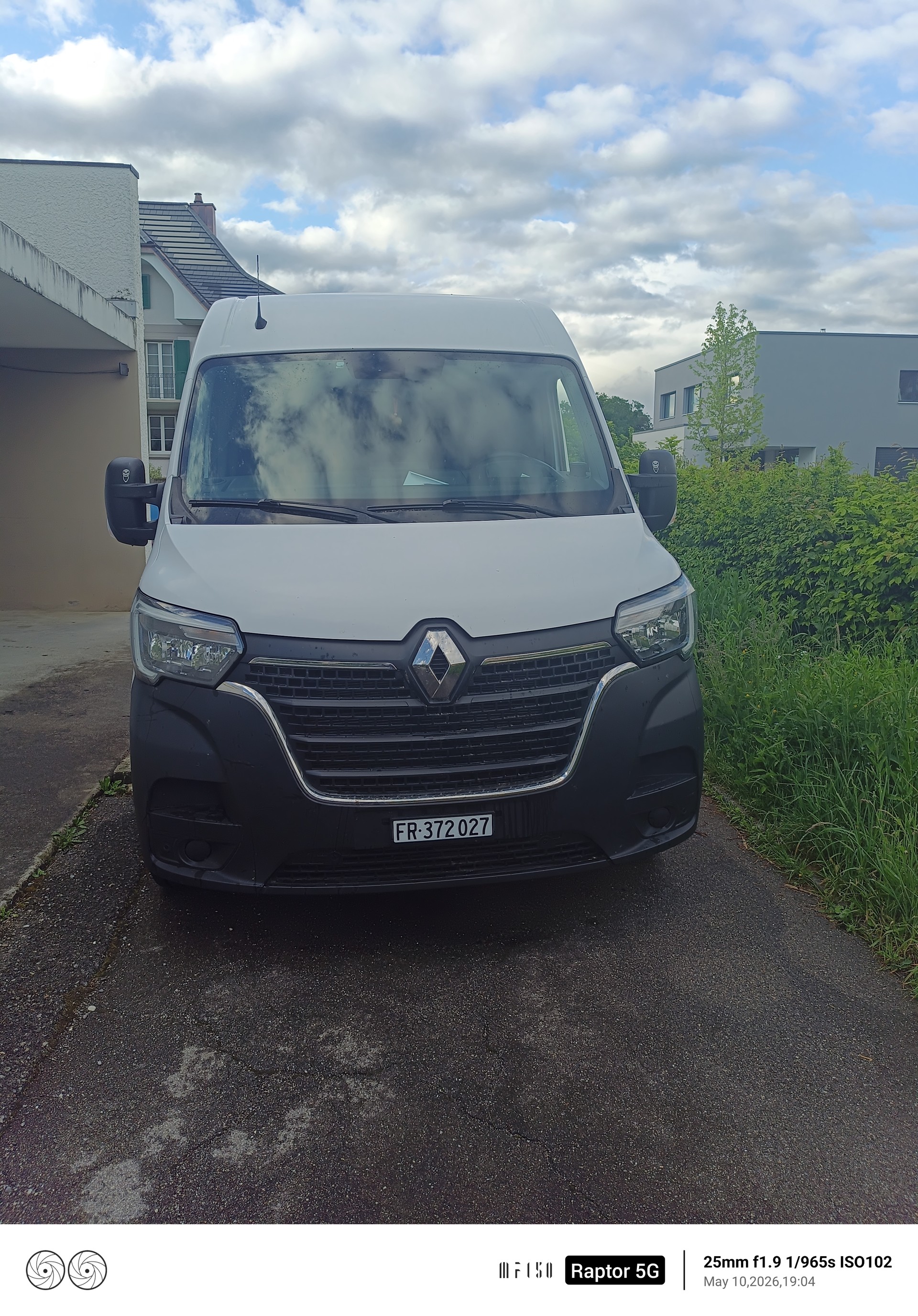RENAULT 2.3 dCi 180 TwinTurbo-image-1