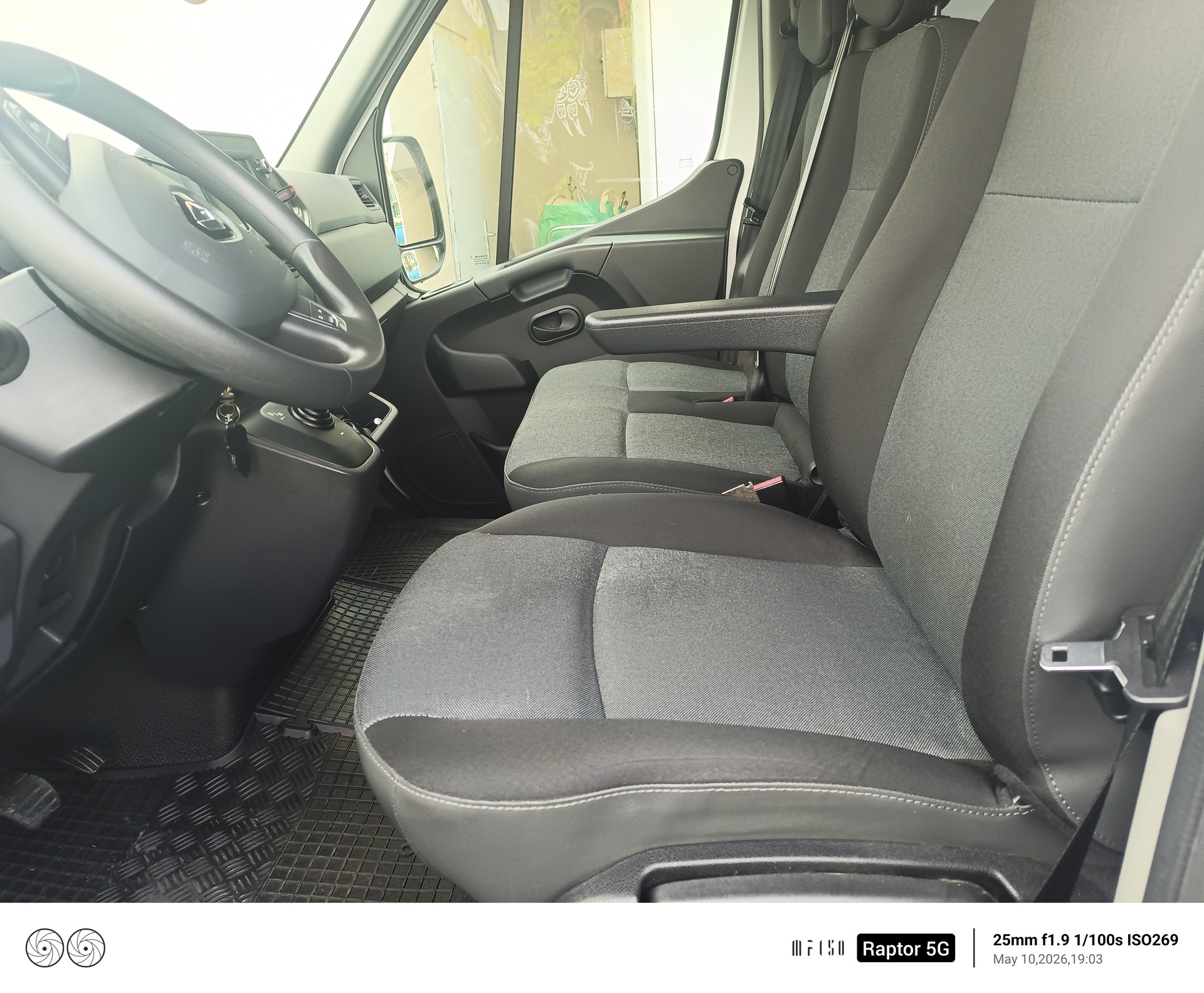 RENAULT 2.3 dCi 180 TwinTurbo-image-4