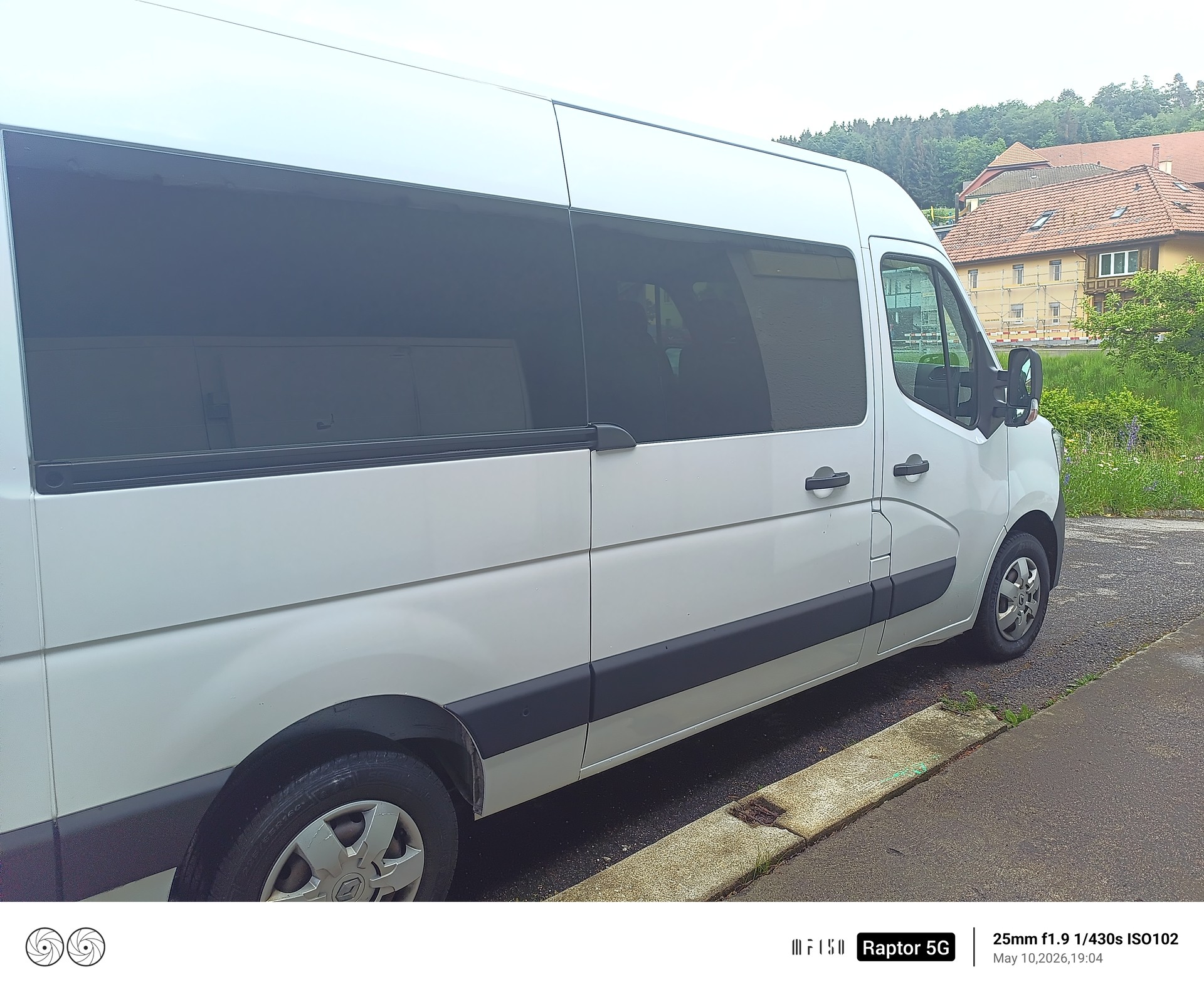 RENAULT 2.3 dCi 180 TwinTurbo-image-2