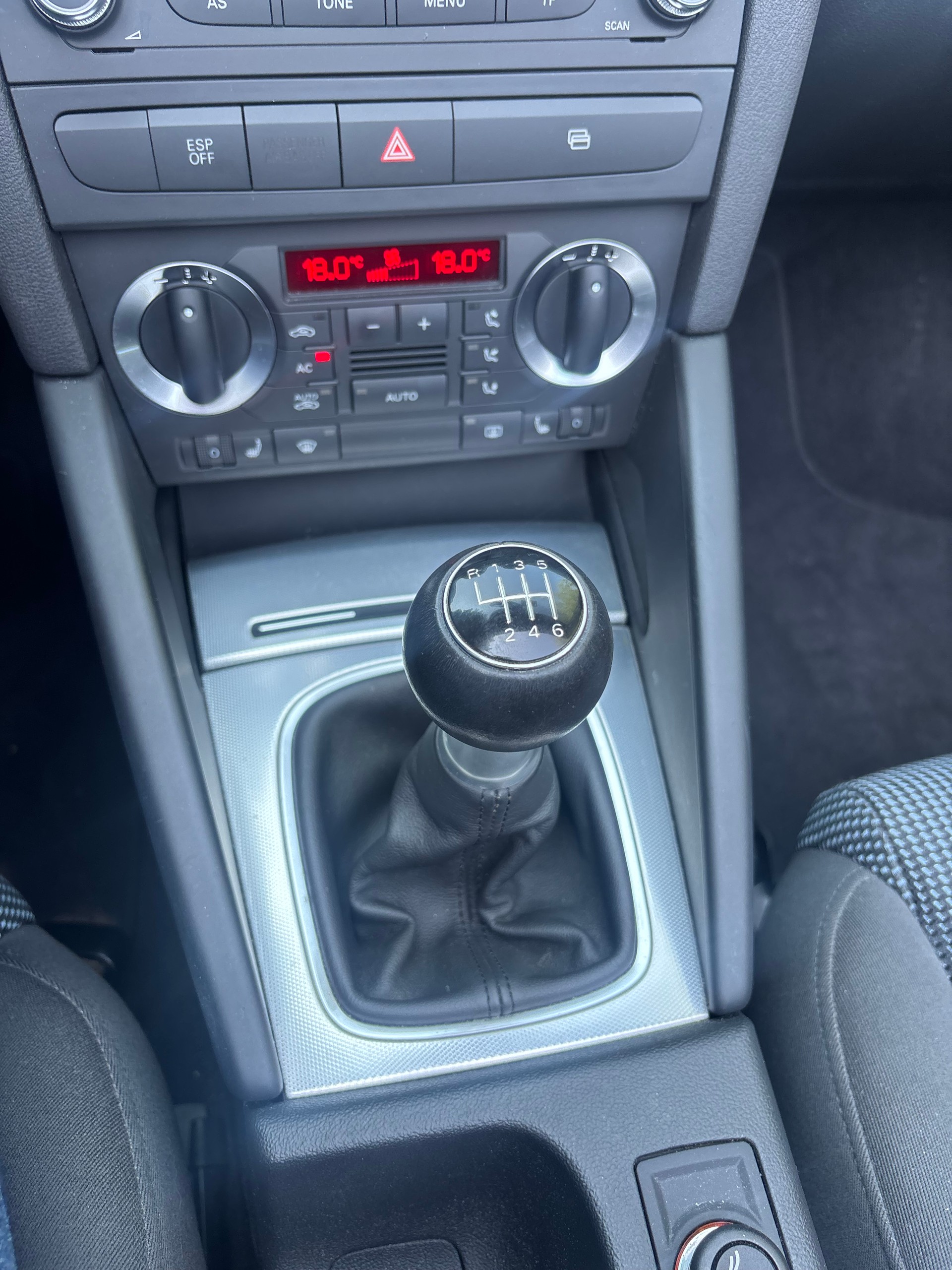 AUDI A3 Cabriolet 1.8 TFSI Sunshine-image-9