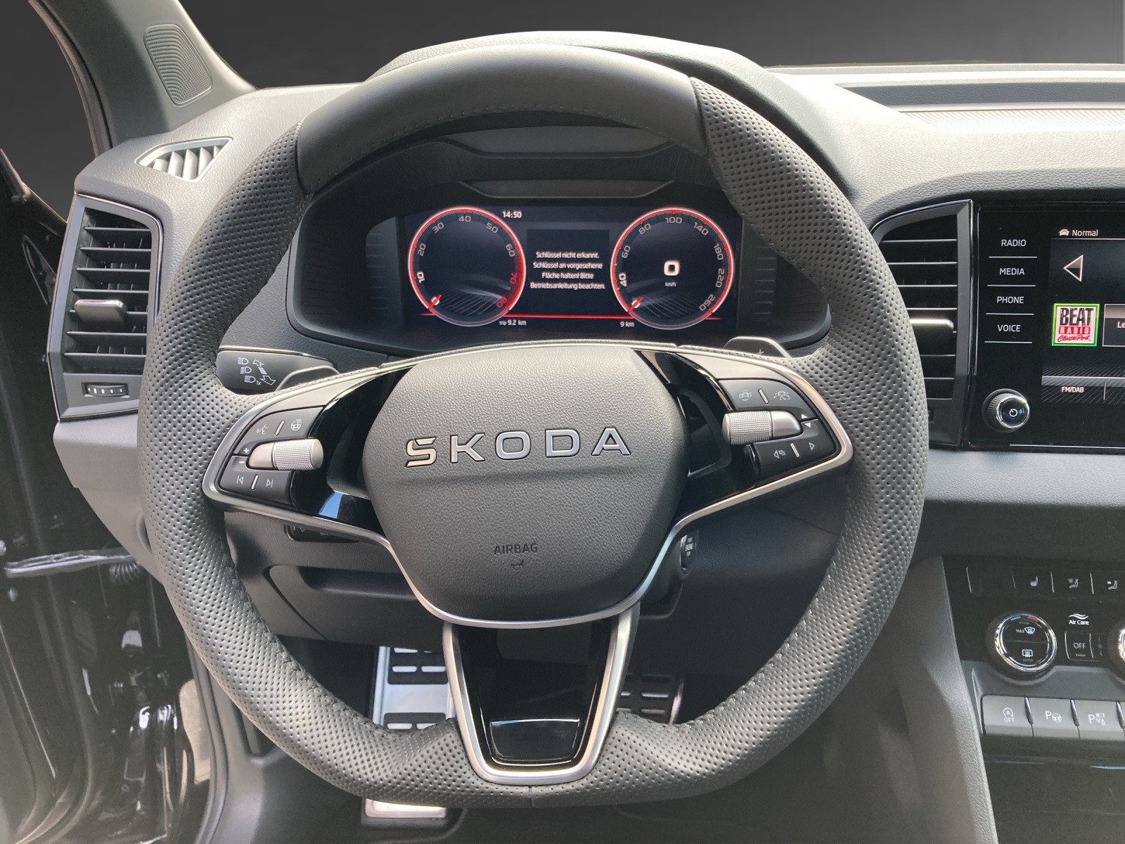 SKODA Karoq 2.0 TSI SportLine 4x4 DSG-image-8