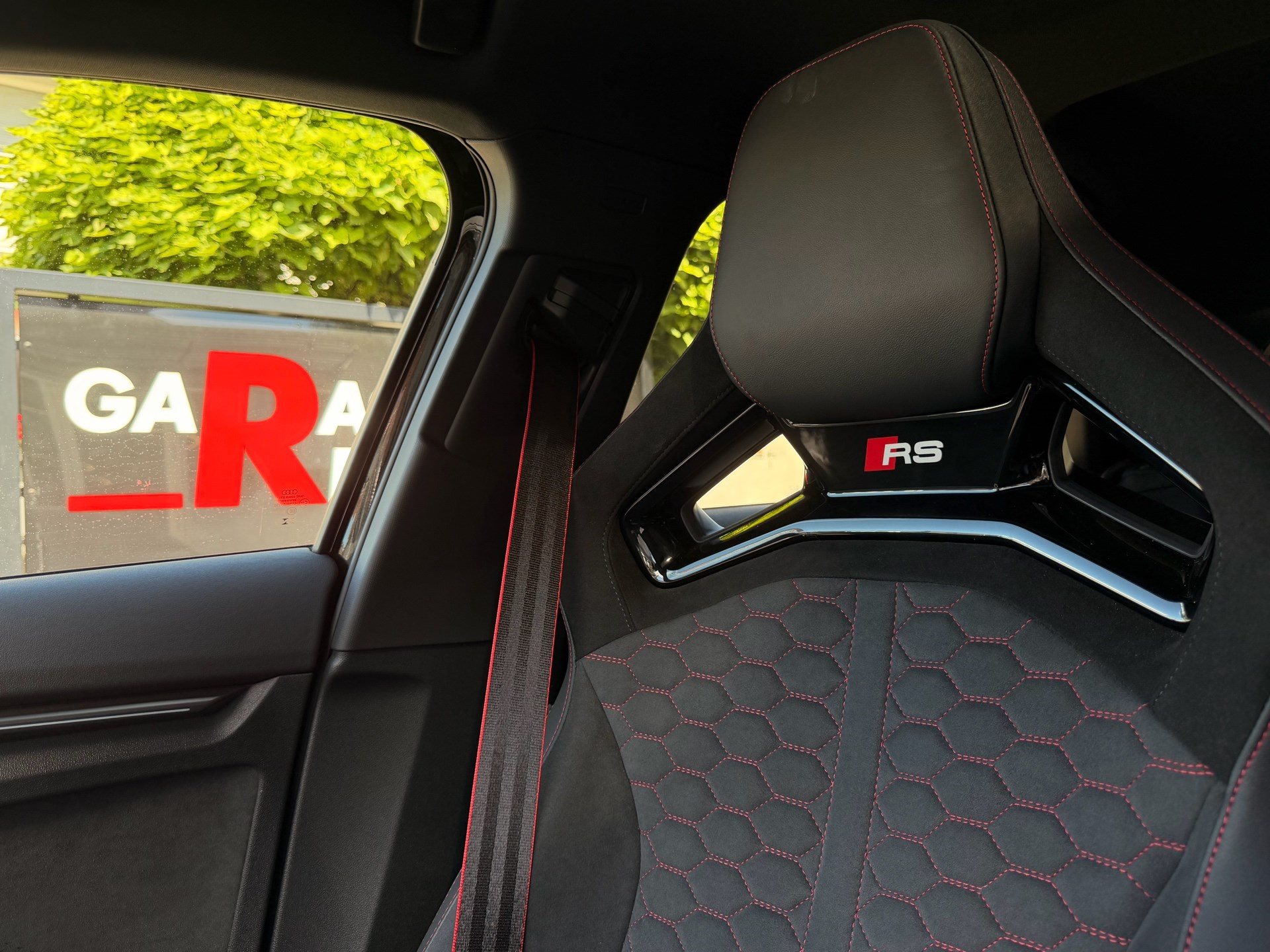 AUDI RS3 SPORTBACK 2.5 400PS TFSI QUATTRO *** VOLLAUSSTATTUNG MIT SCHALENSITZEN ***-image-27