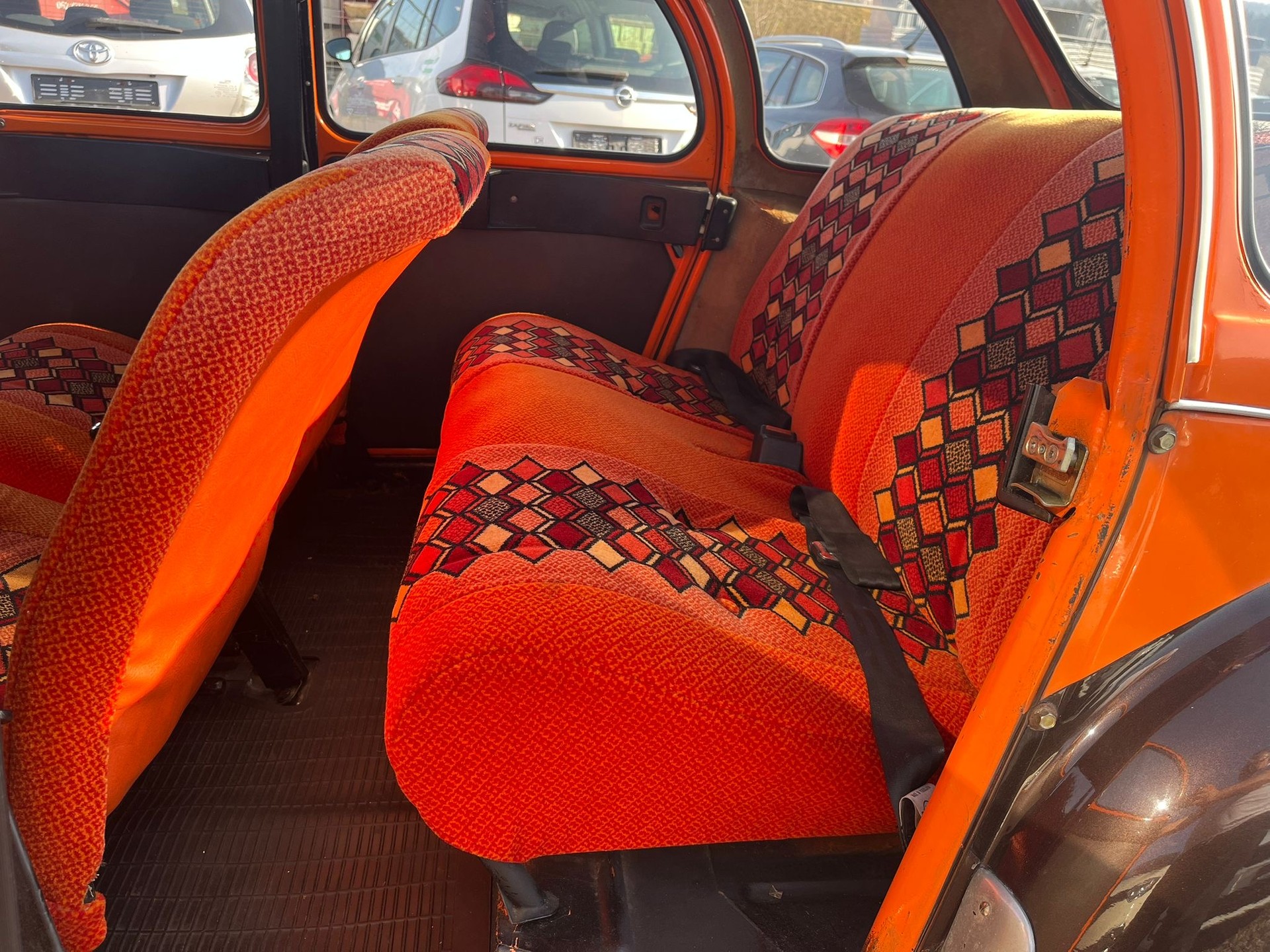 CITROEN 2CV6 Spécial (Club)-image-9