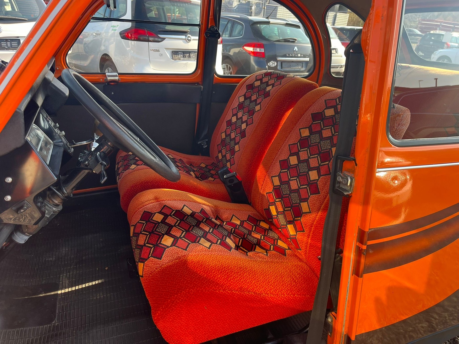 CITROEN 2CV6 Spécial (Club)-image-8