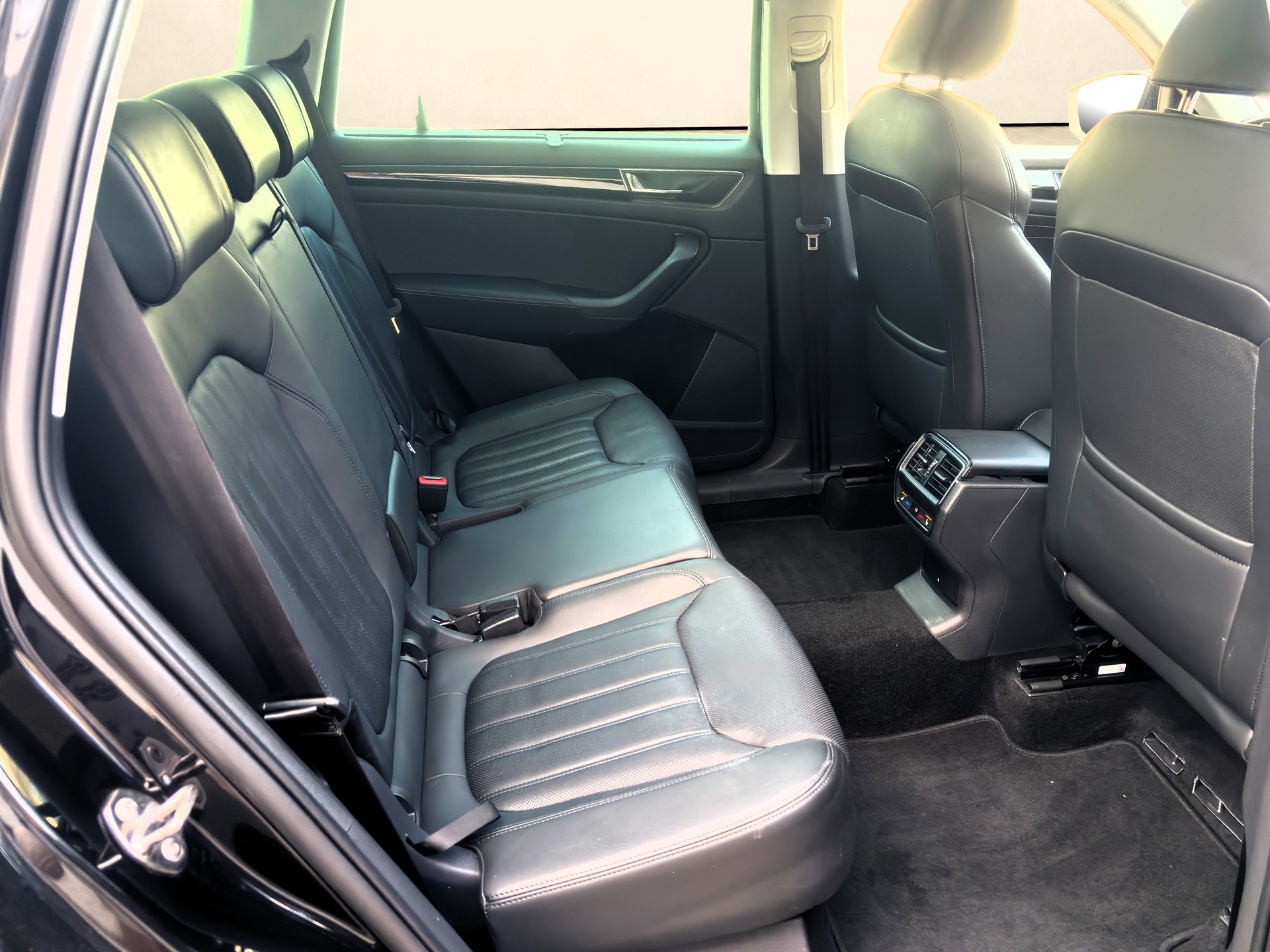 SKODA Kodiaq 2.0 TDI CR L&K❗Laurent & Klement❗4x4 DSG ✅CH-Fahrzeug & 8-fach bereift✅-image-14