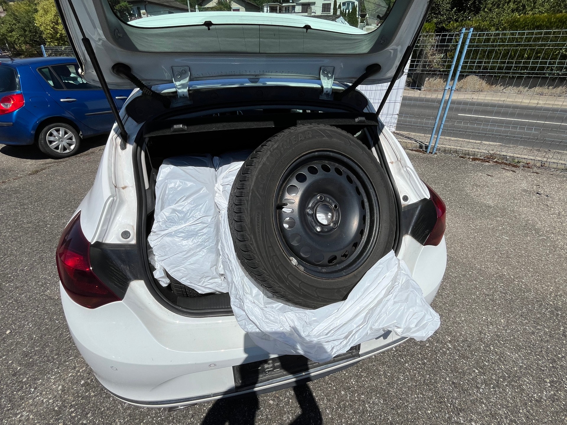 OPEL Astra 1.6i 16V Turbo Sport Automatic-image-4
