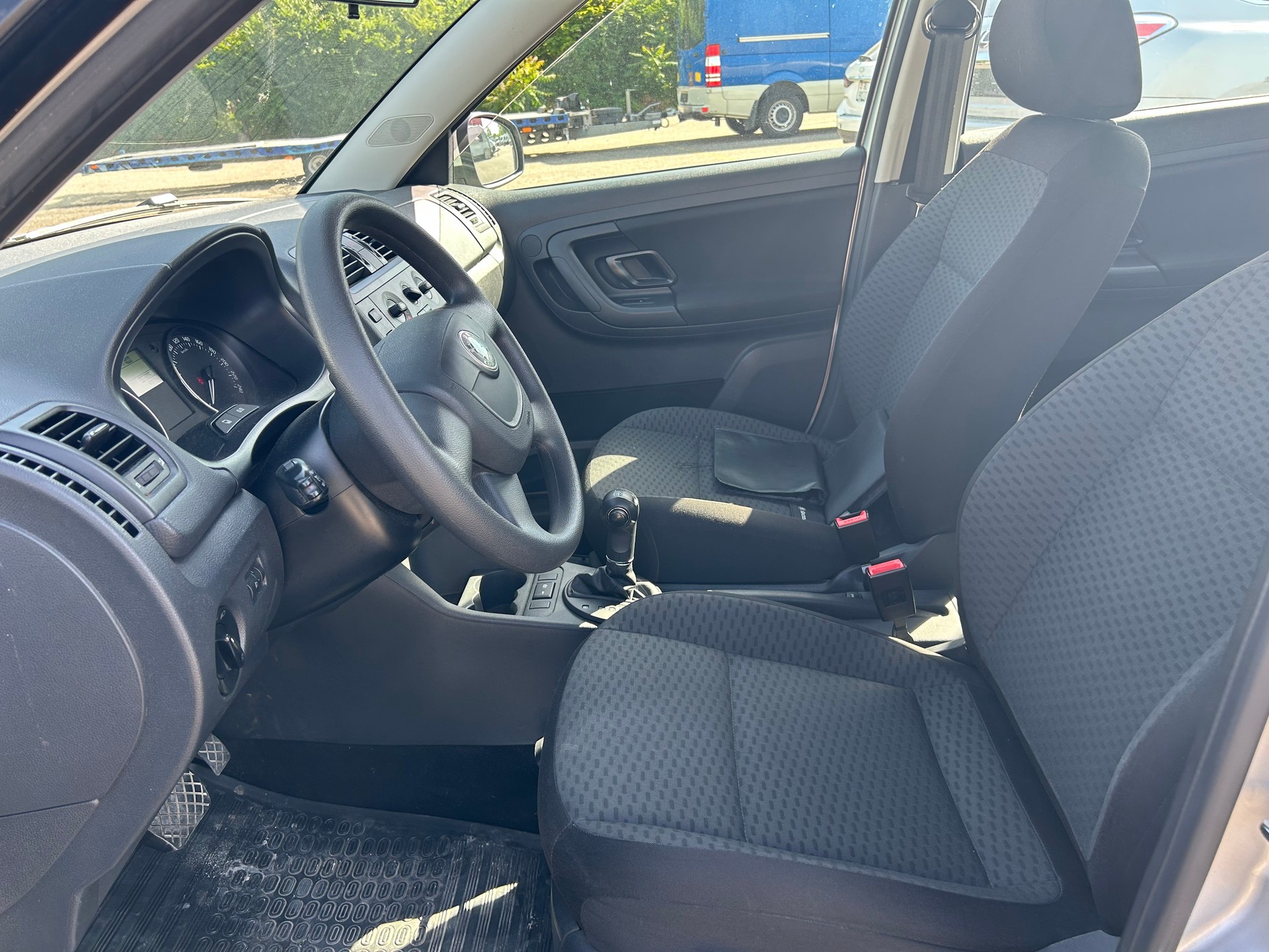 SKODA Fabia 1.2 TSI Classic DSG-image-4
