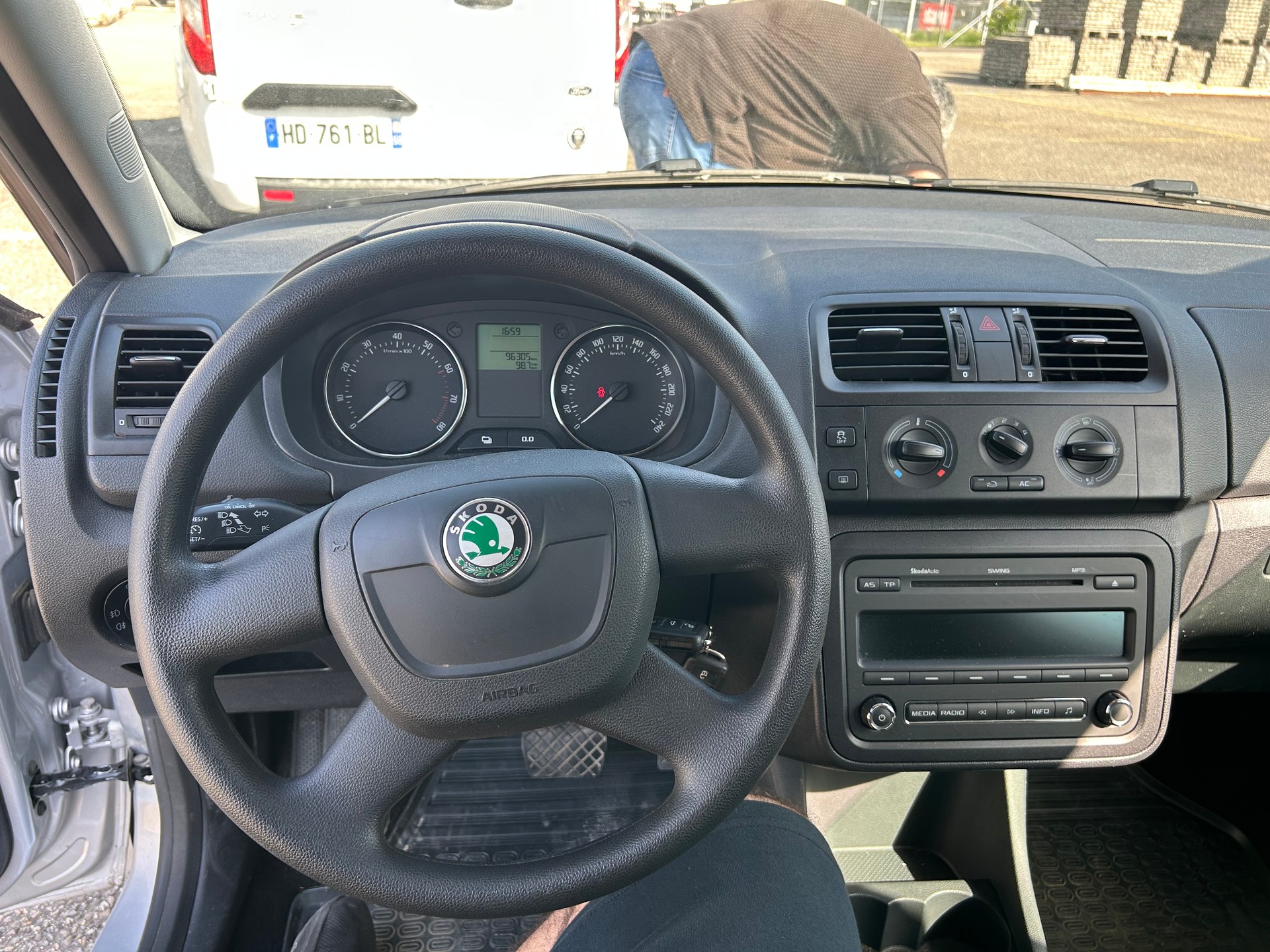 SKODA Fabia 1.2 TSI Classic DSG-image-2