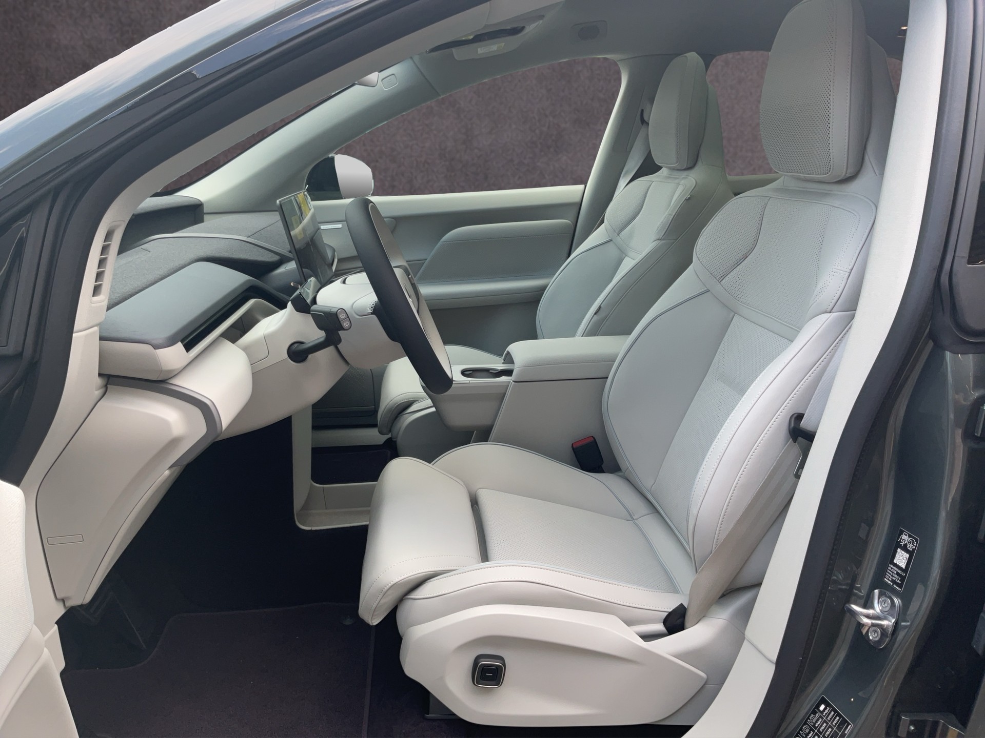VOLVO EX60 Twin Ultra AWD-image-10