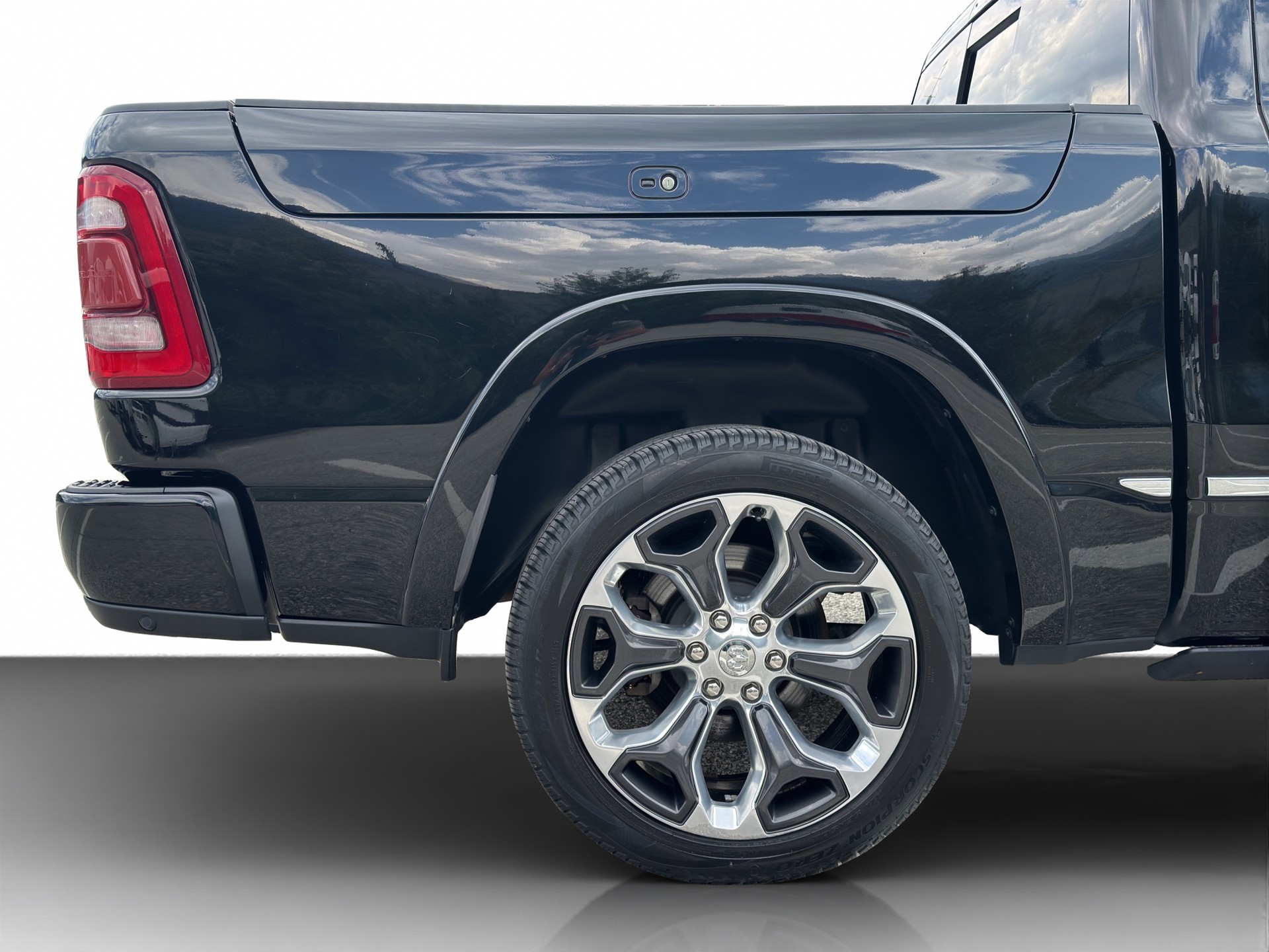 DODGE RAM 1500 Limited 5.7 V8 Hemi-image-11