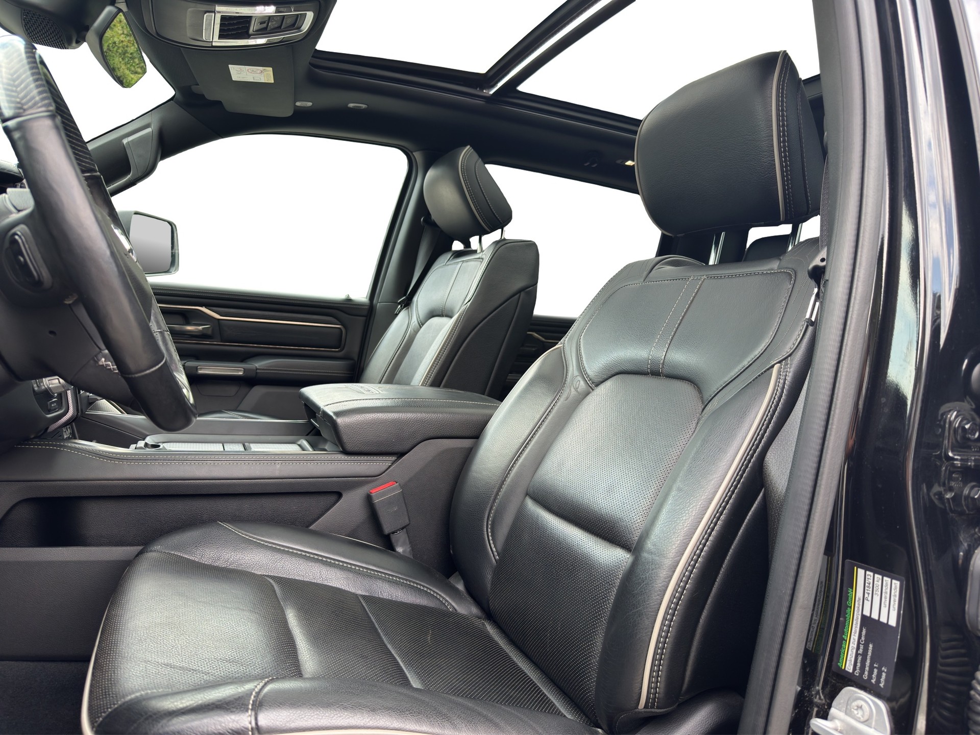 DODGE RAM 1500 Limited 5.7 V8 Hemi-image-21