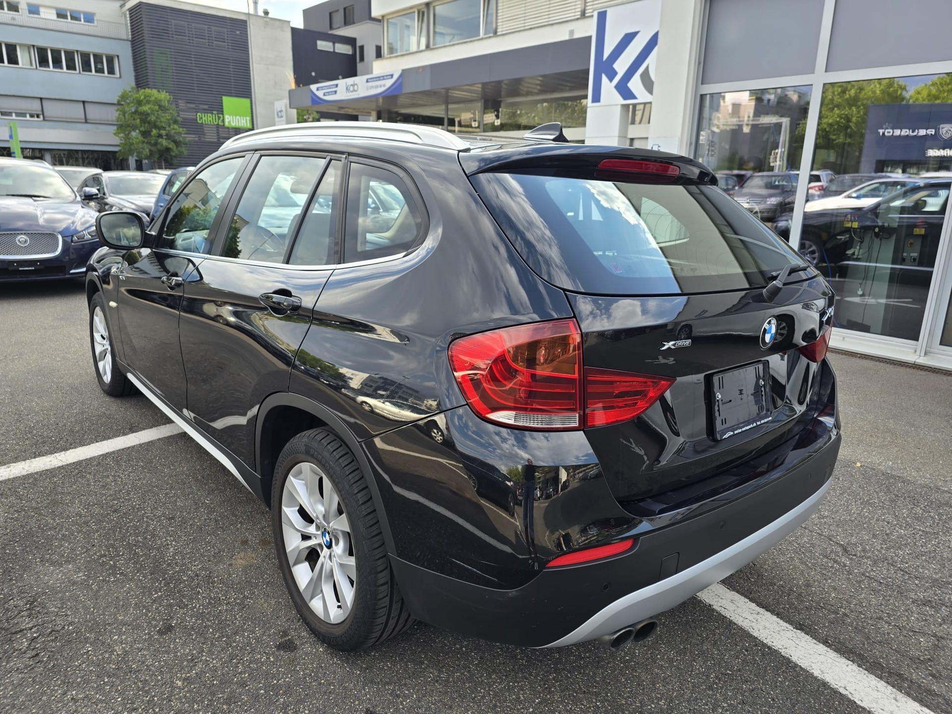 BMW X1 xDrive 28i Steptronic-image-5