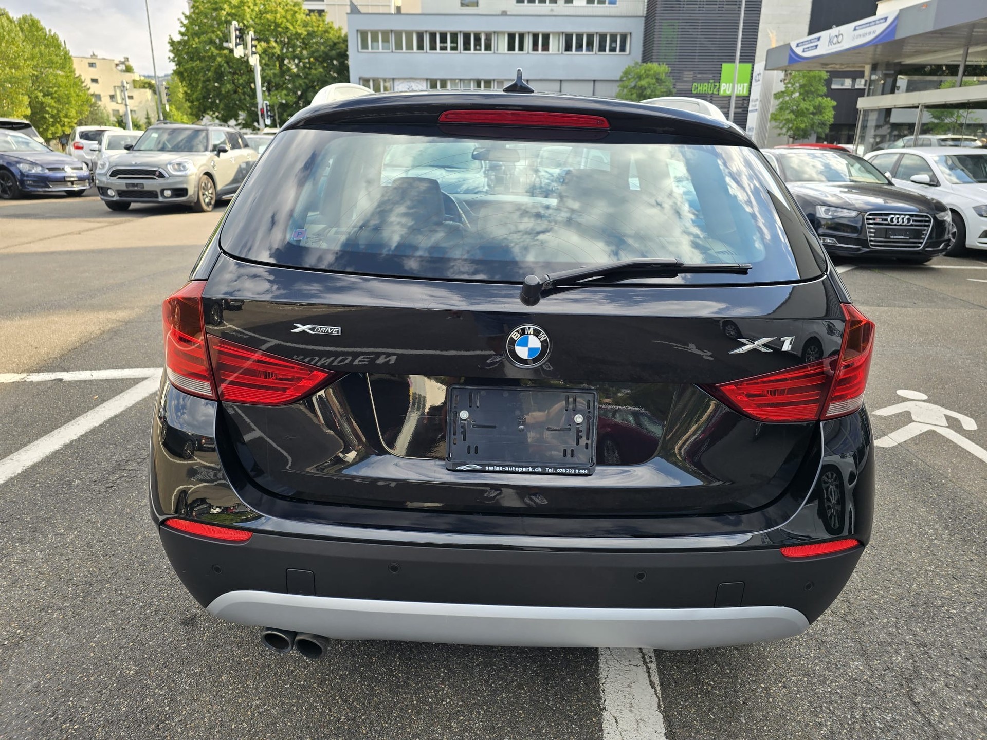 BMW X1 xDrive 28i Steptronic-image-4