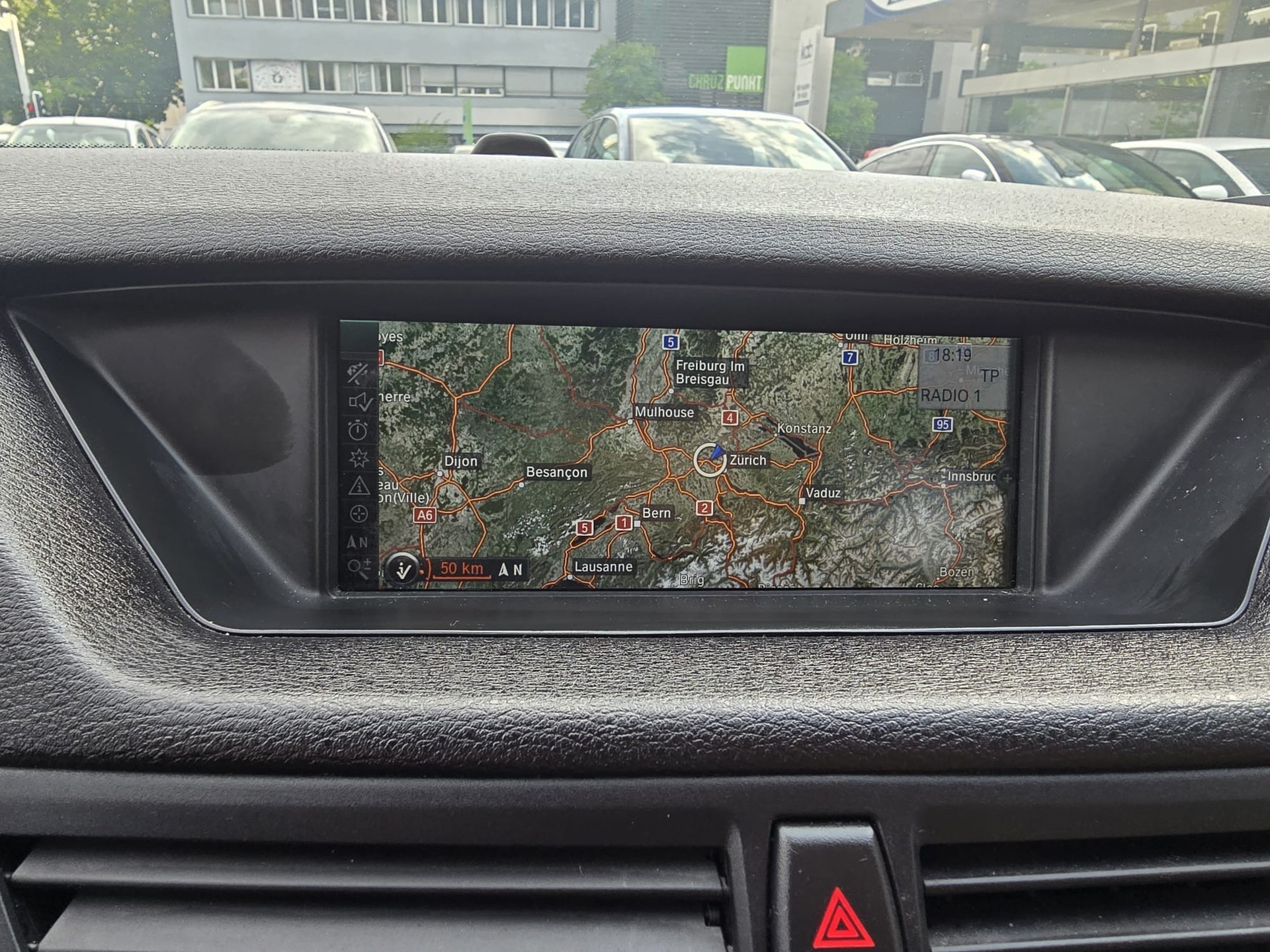 BMW X1 xDrive 28i Steptronic-image-12