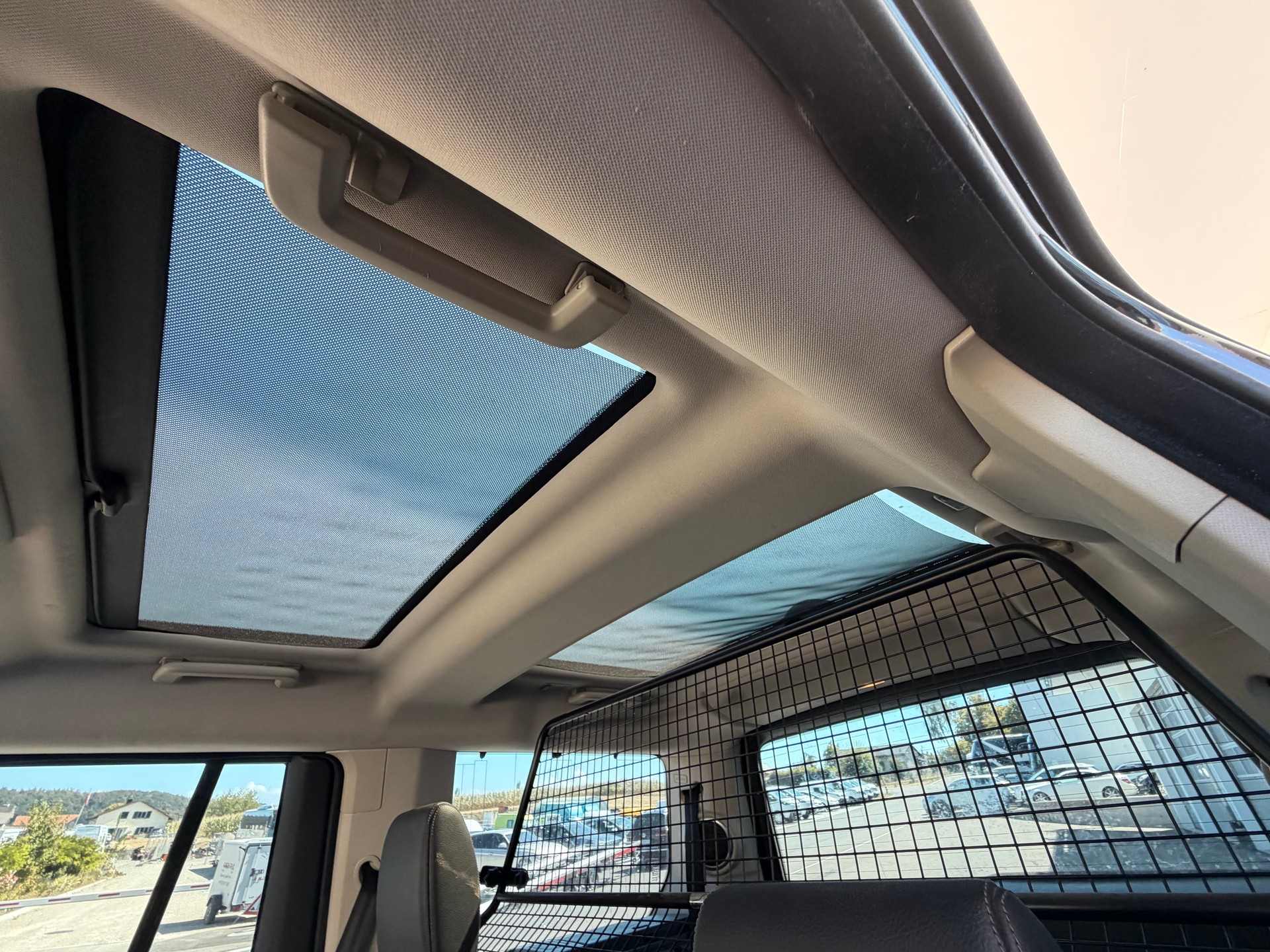 LAND ROVER Discovery 3.0 TDV6 HSE Automatic-image-12