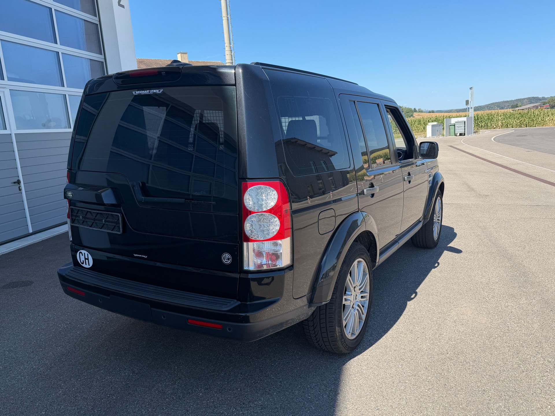 LAND ROVER Discovery 3.0 TDV6 HSE Automatic-image-1