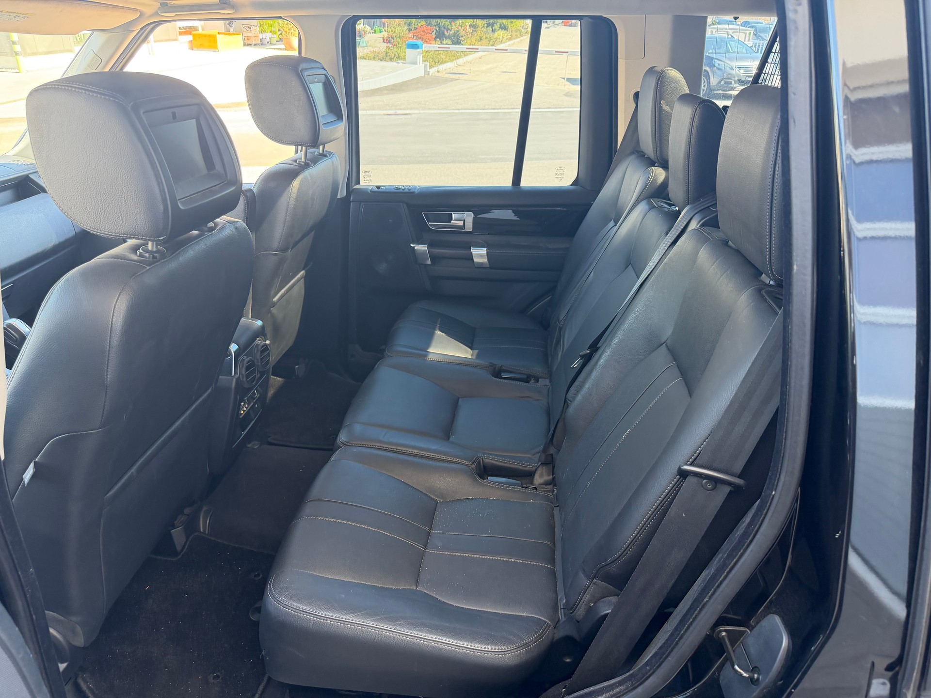 LAND ROVER Discovery 3.0 TDV6 HSE Automatic-image-11